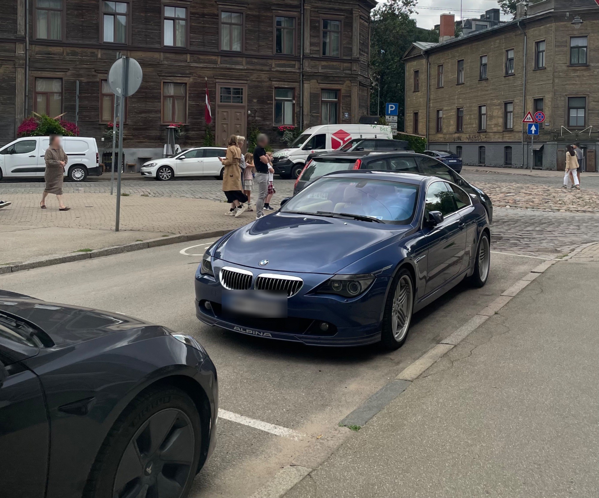 Alpina B6