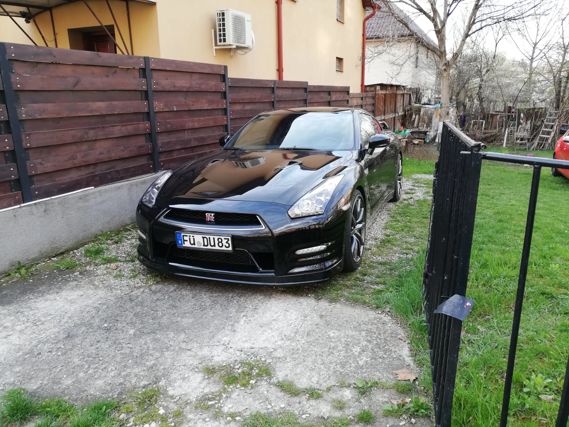 Nissan GT-R