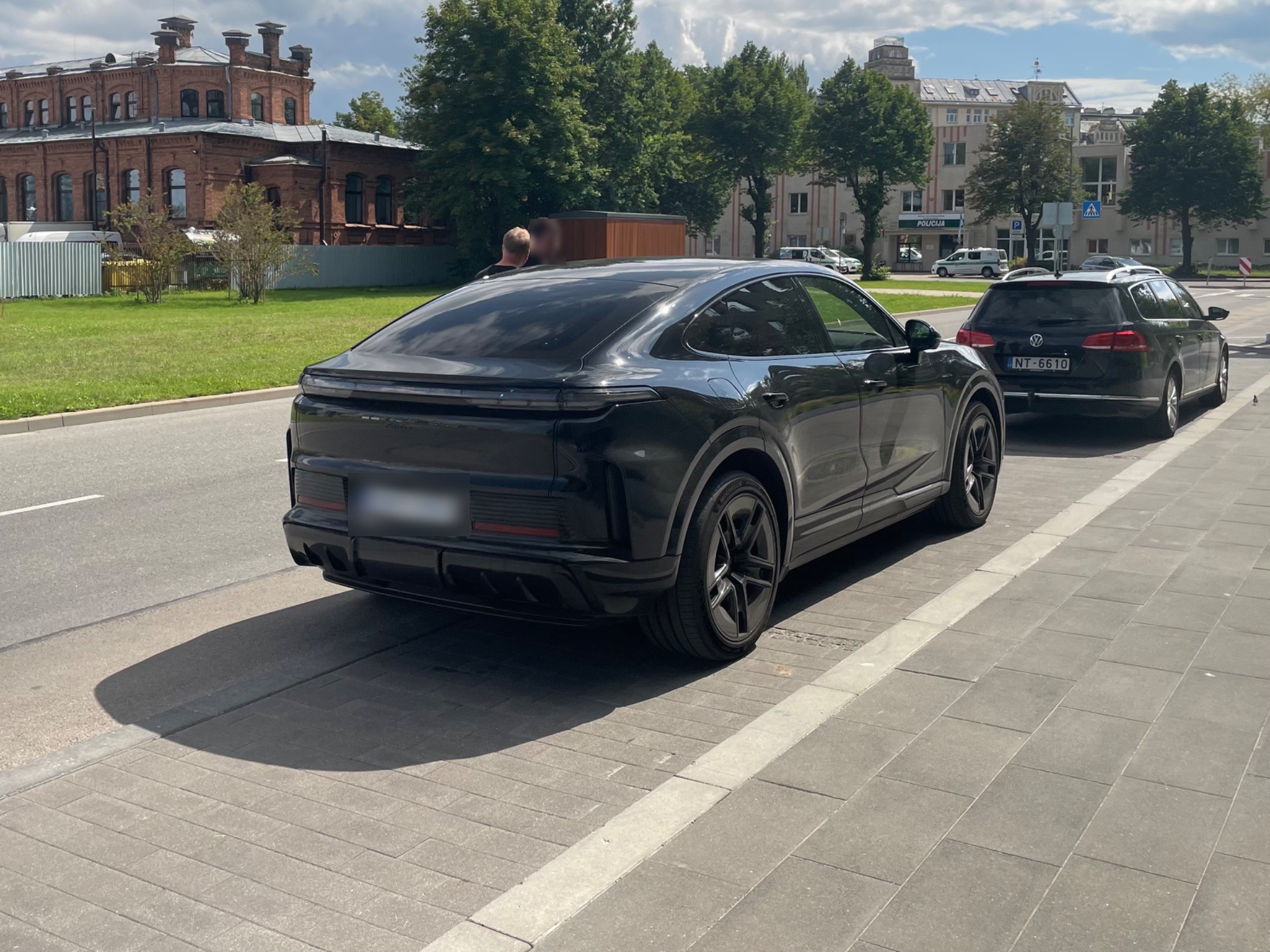 Porsche Cayenne Turbo Electric