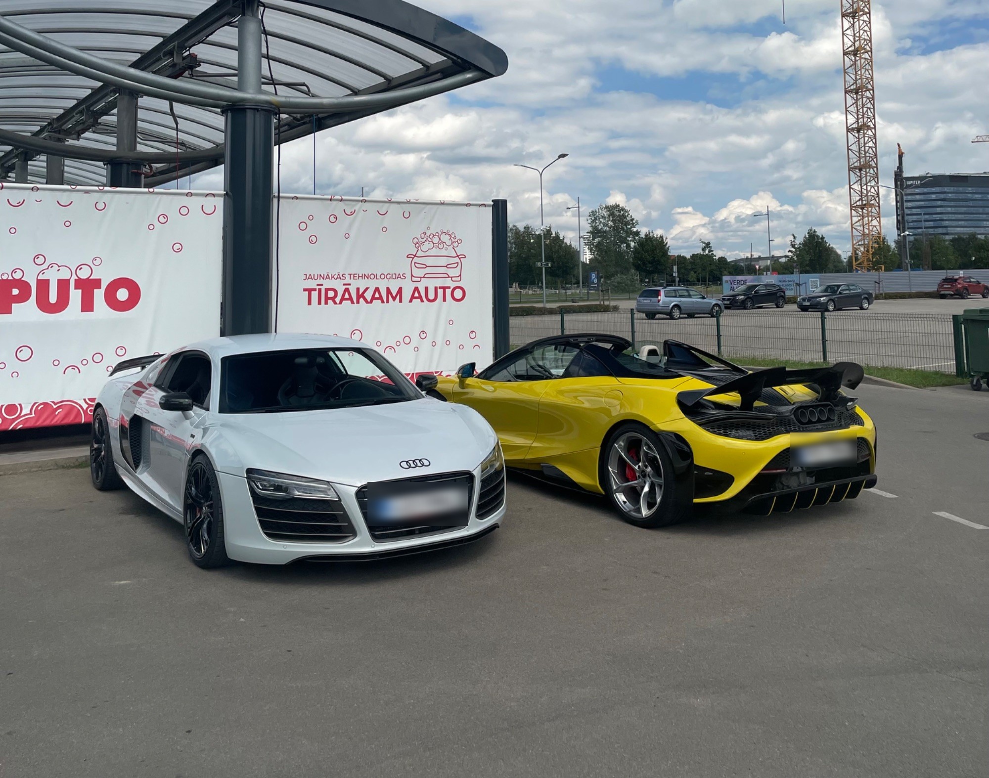 Audi R8 V10 Plus 2013 in Riga, LV