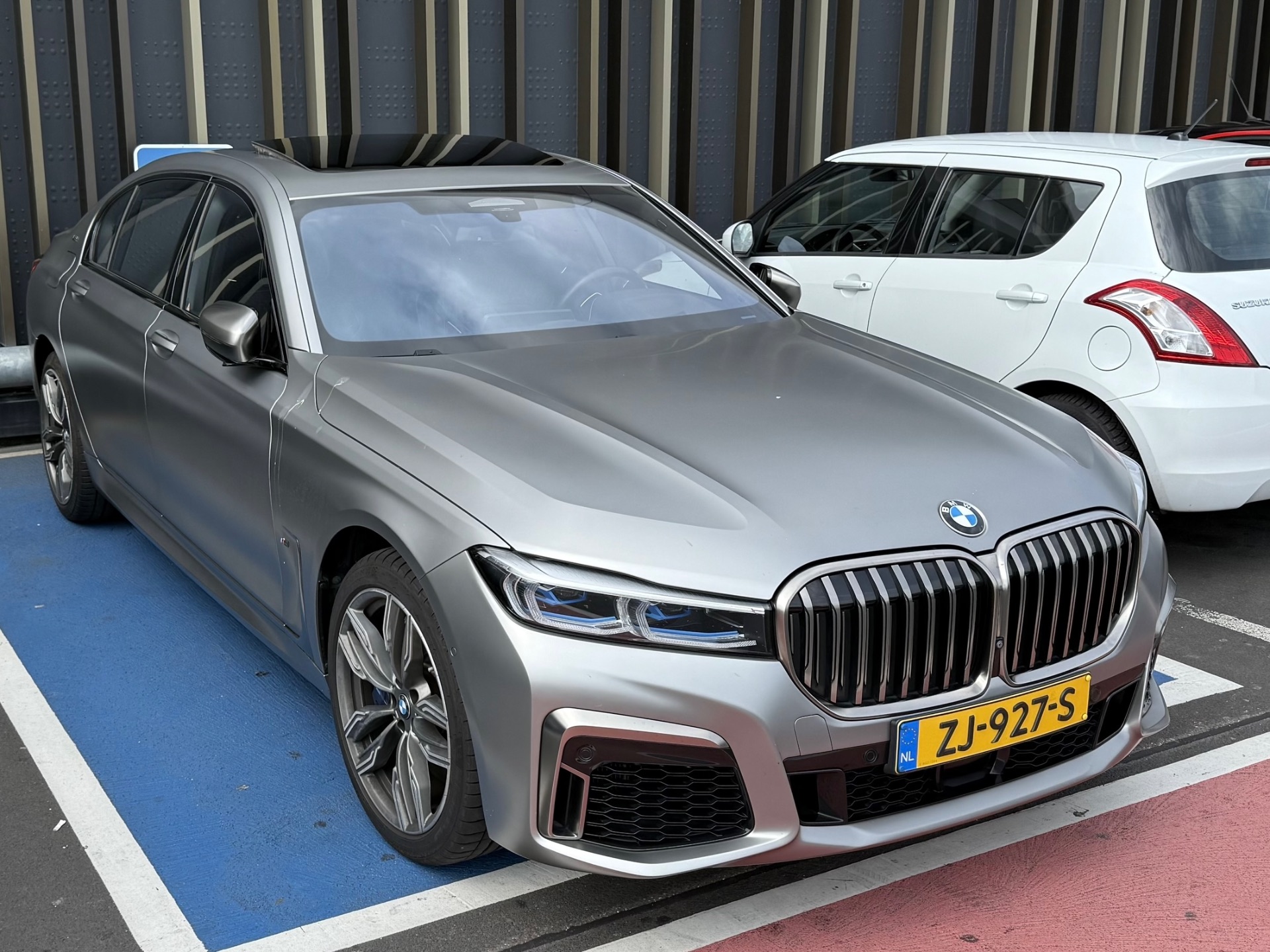 BMW M760Li xDrive 2019