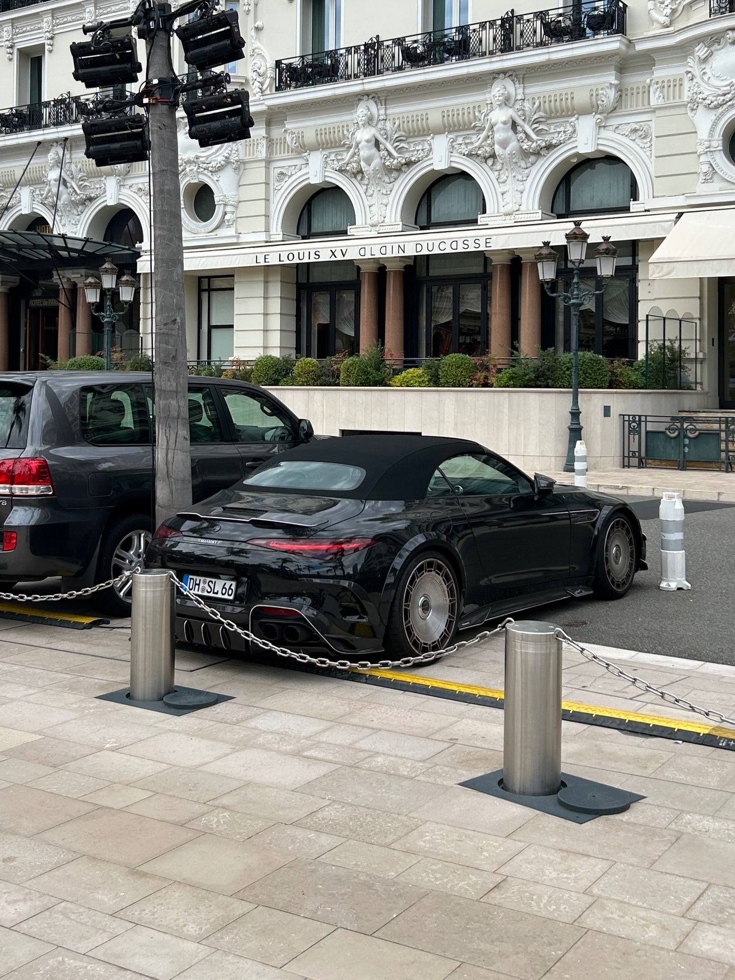 Mercedes-AMG Mansory SL 63 R232 P850 in Monaco