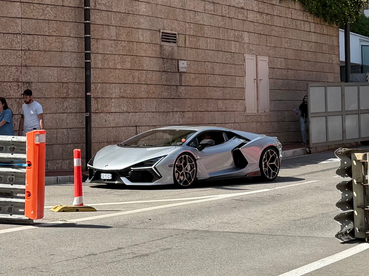 Lamborghini Revuelto