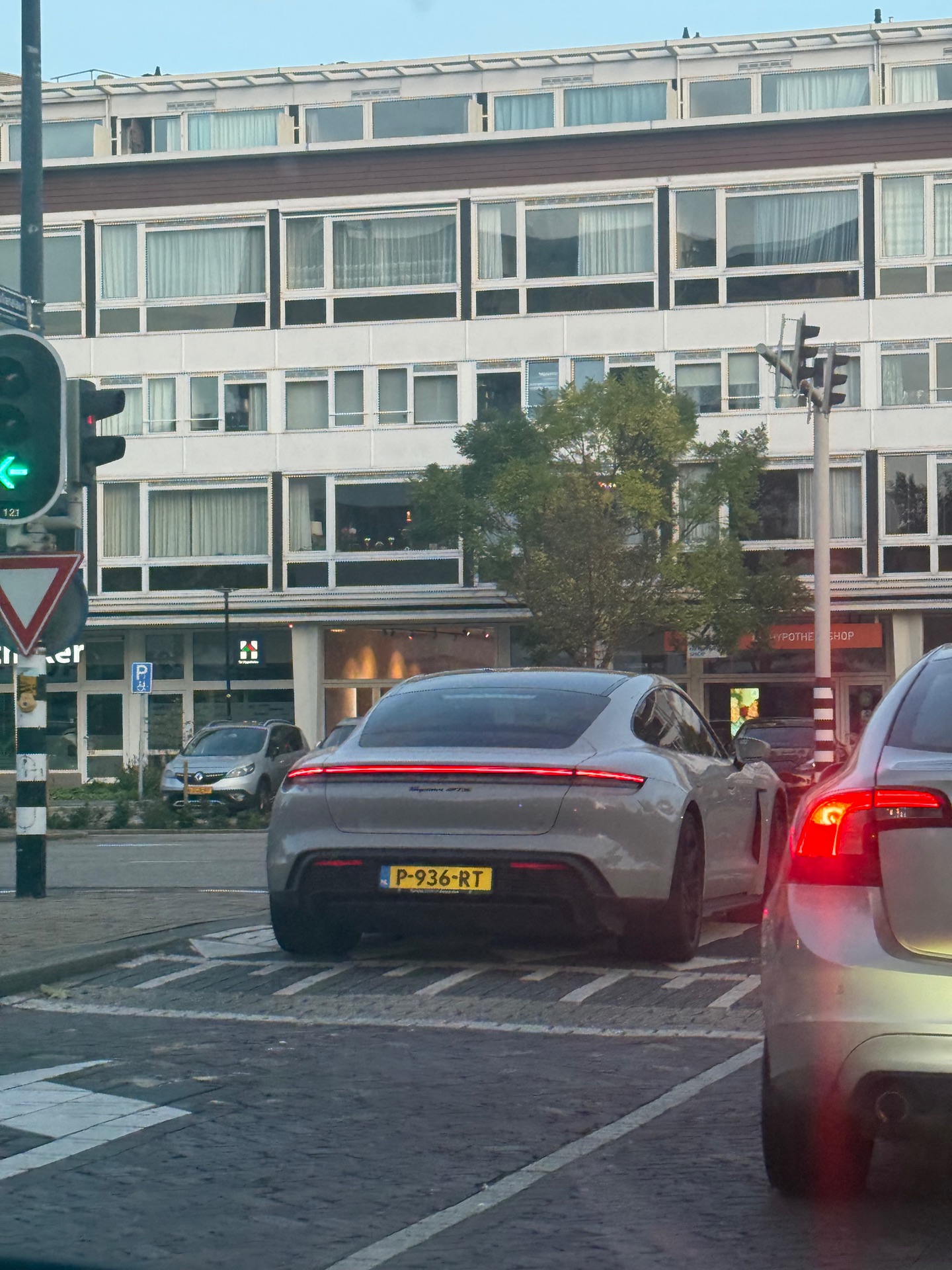 Porsche Taycan GTS MkI in Voorburg