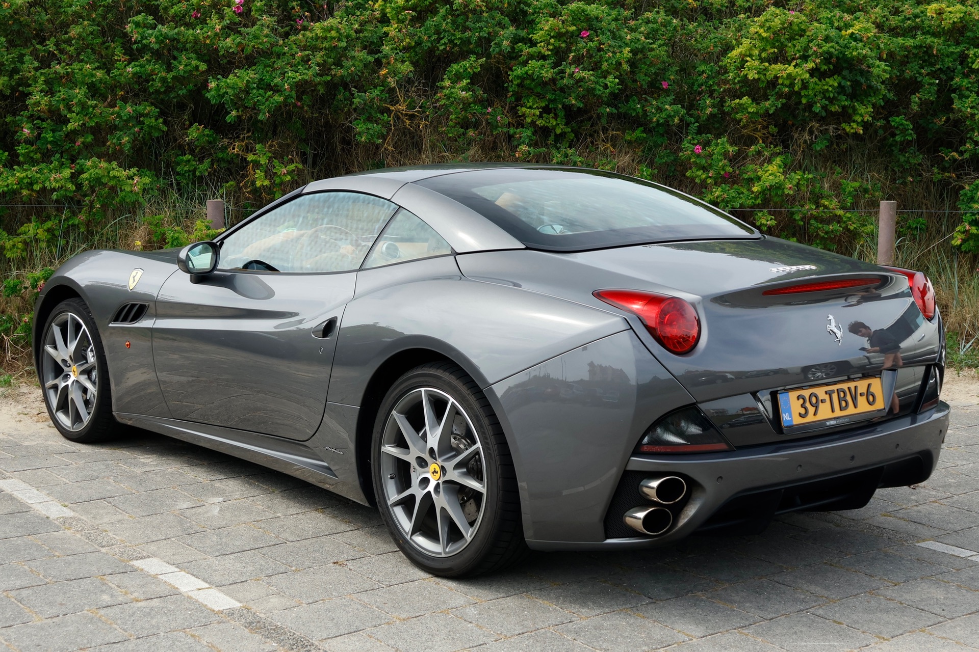 Ferrari California in Noordwijk