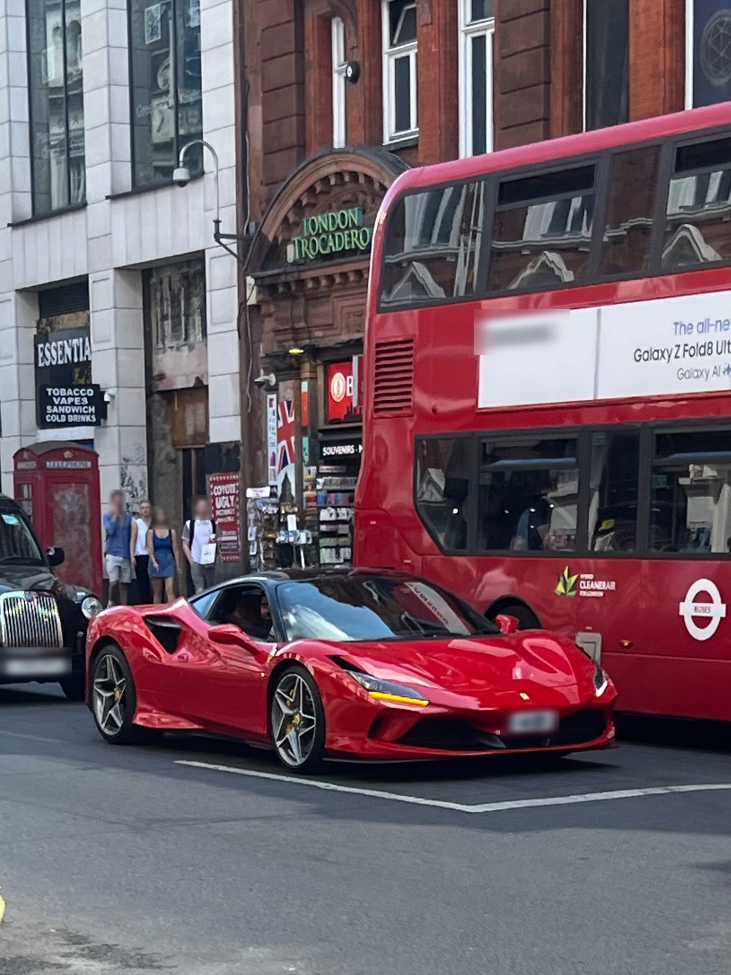 Ferrari F8 Tributo