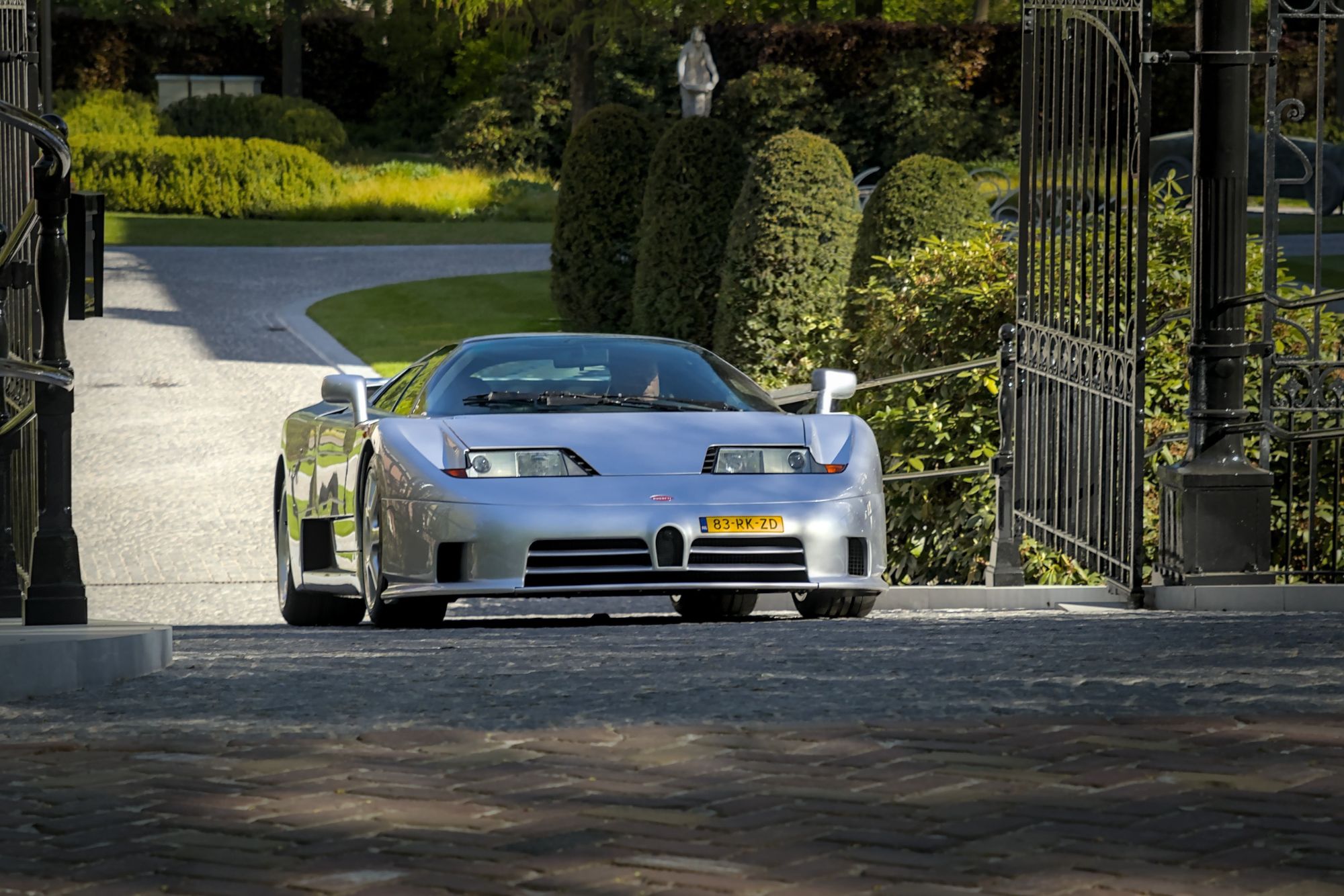 Bugatti EB110 SS