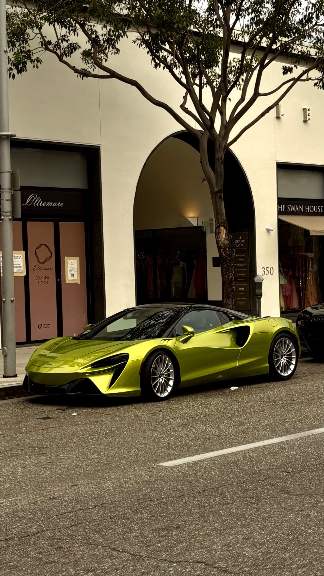 McLaren Artura in Beverly Hills