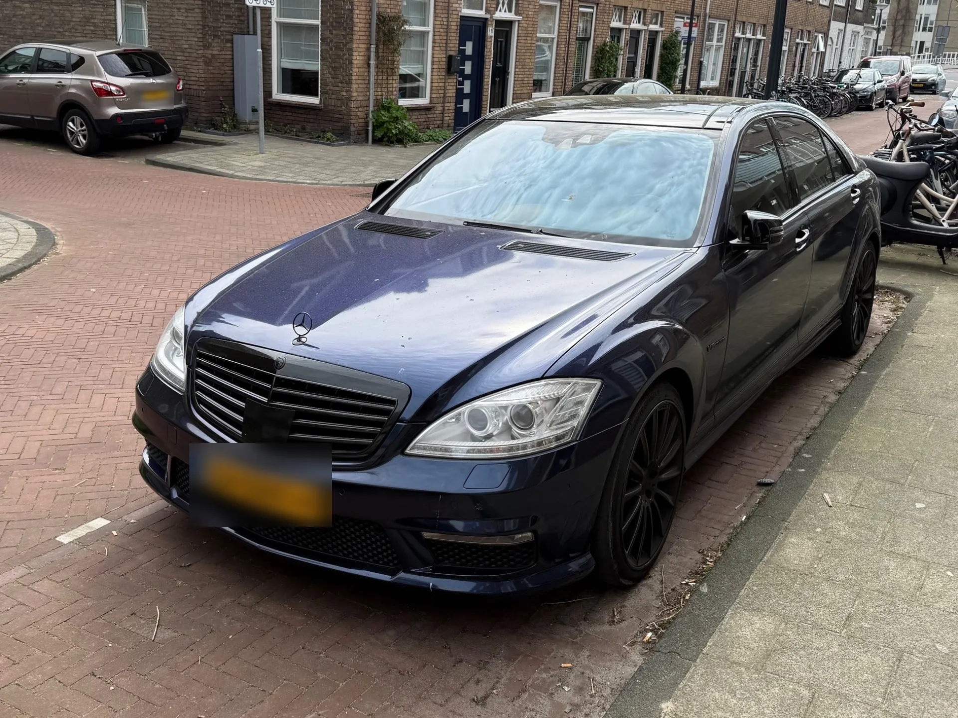 Mercedes-Benz S 63 AMG W221 2011 in Leiden