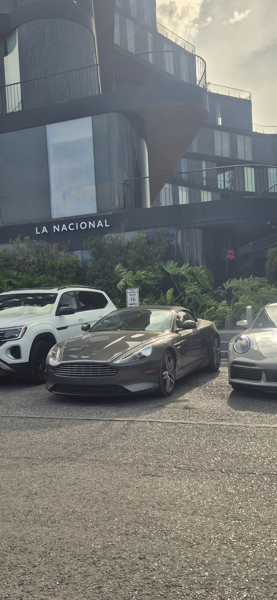 Aston Martin Db9
