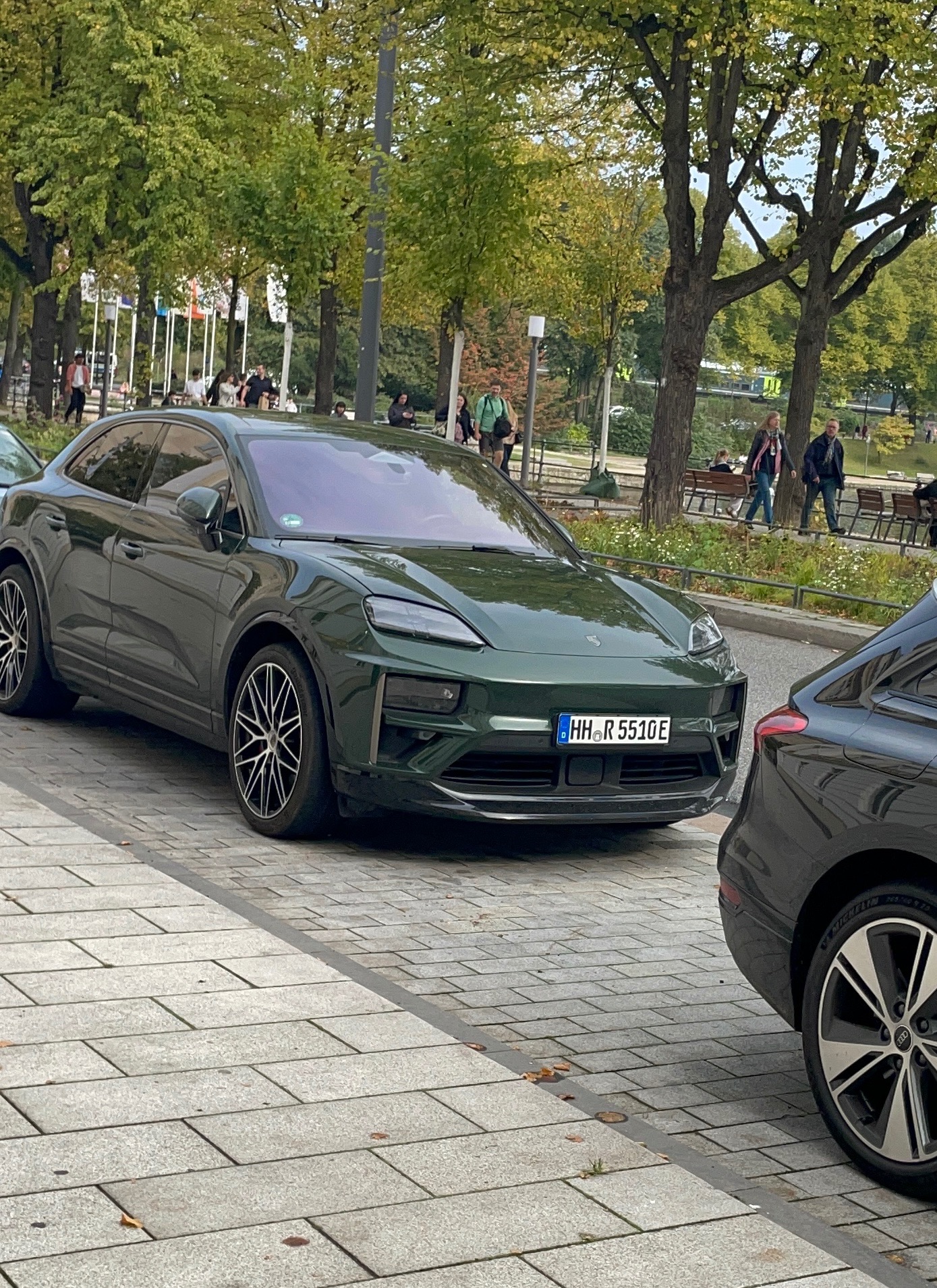 Porsche Macan EV Turbo