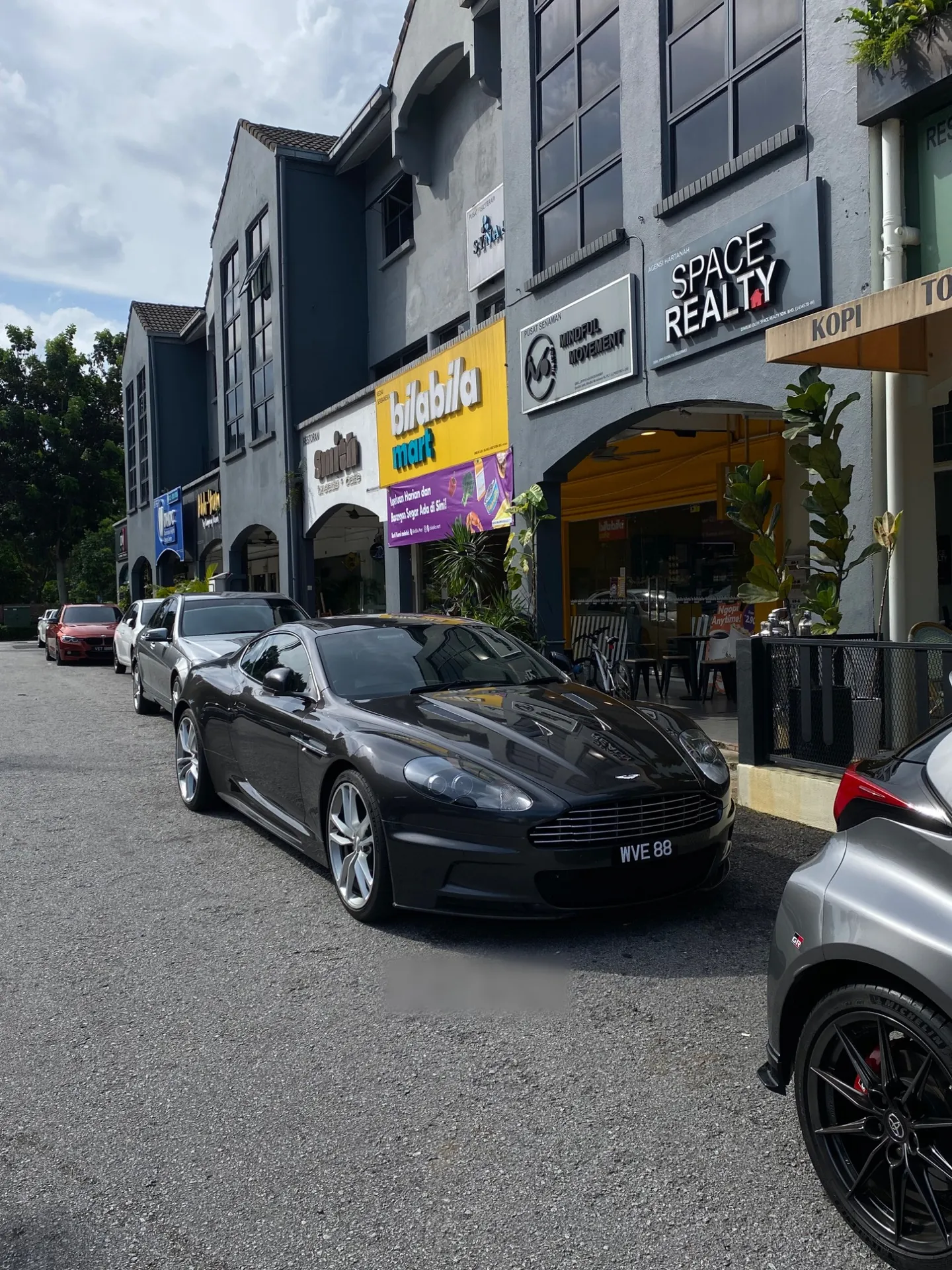 Aston Martin DBS