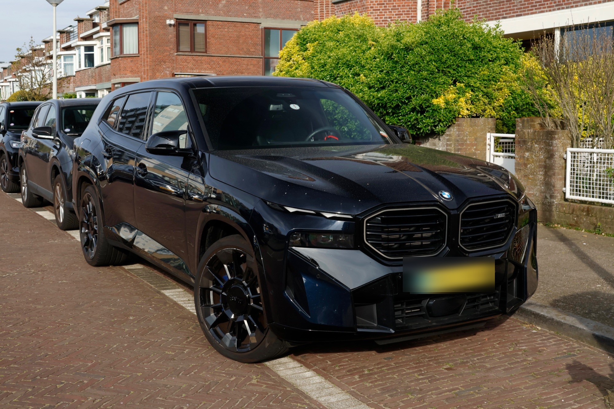BMW XM G09 in Den Haag