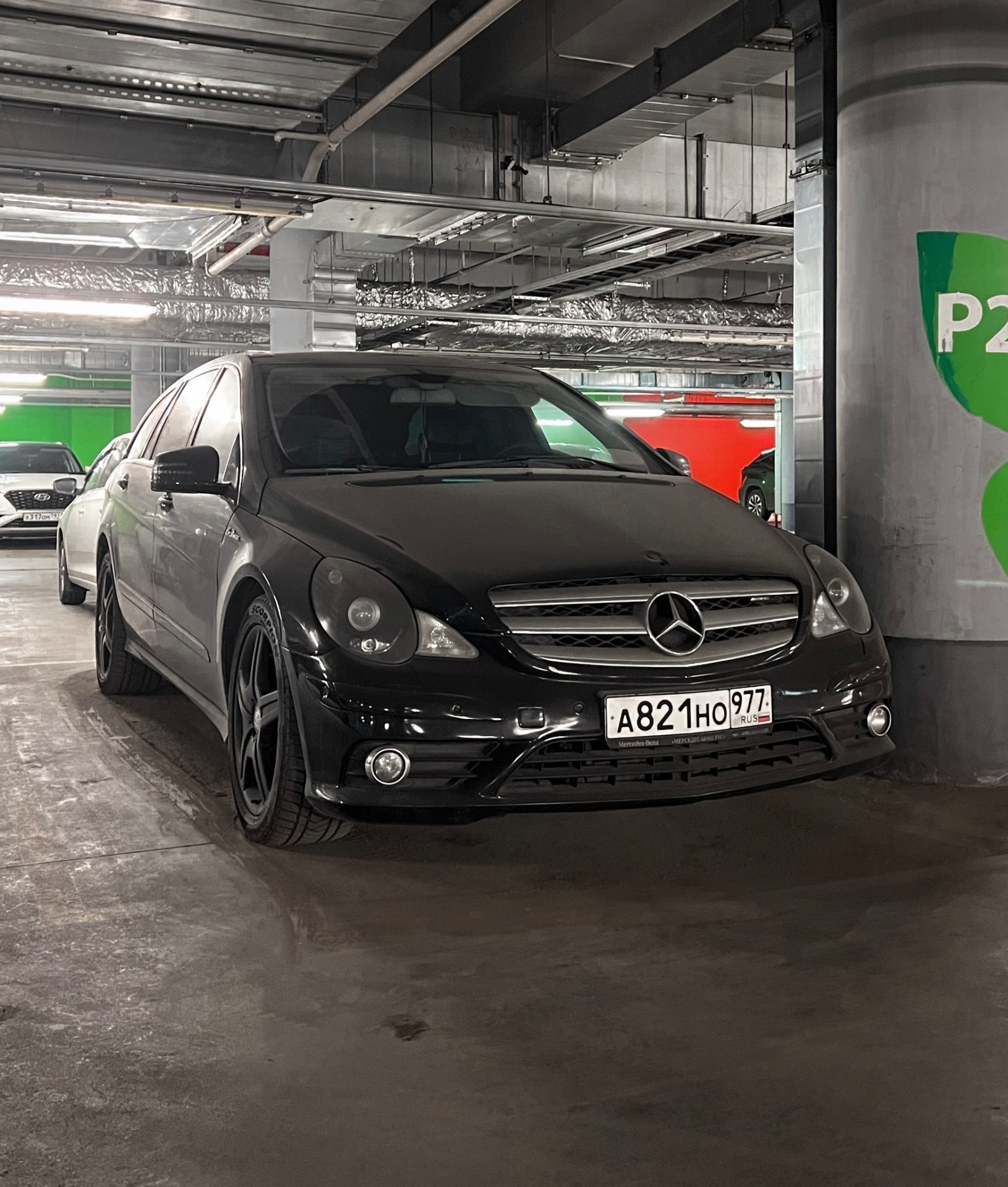 Mercedes-Benz R63 AMG