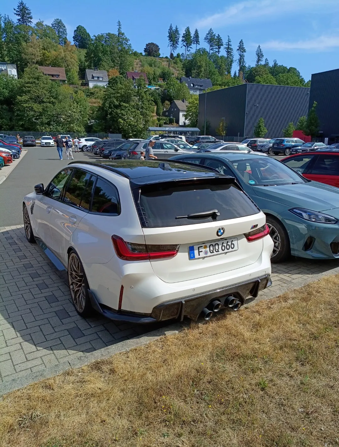 BMW M3 Competition Touring  (M Performance exhaust)