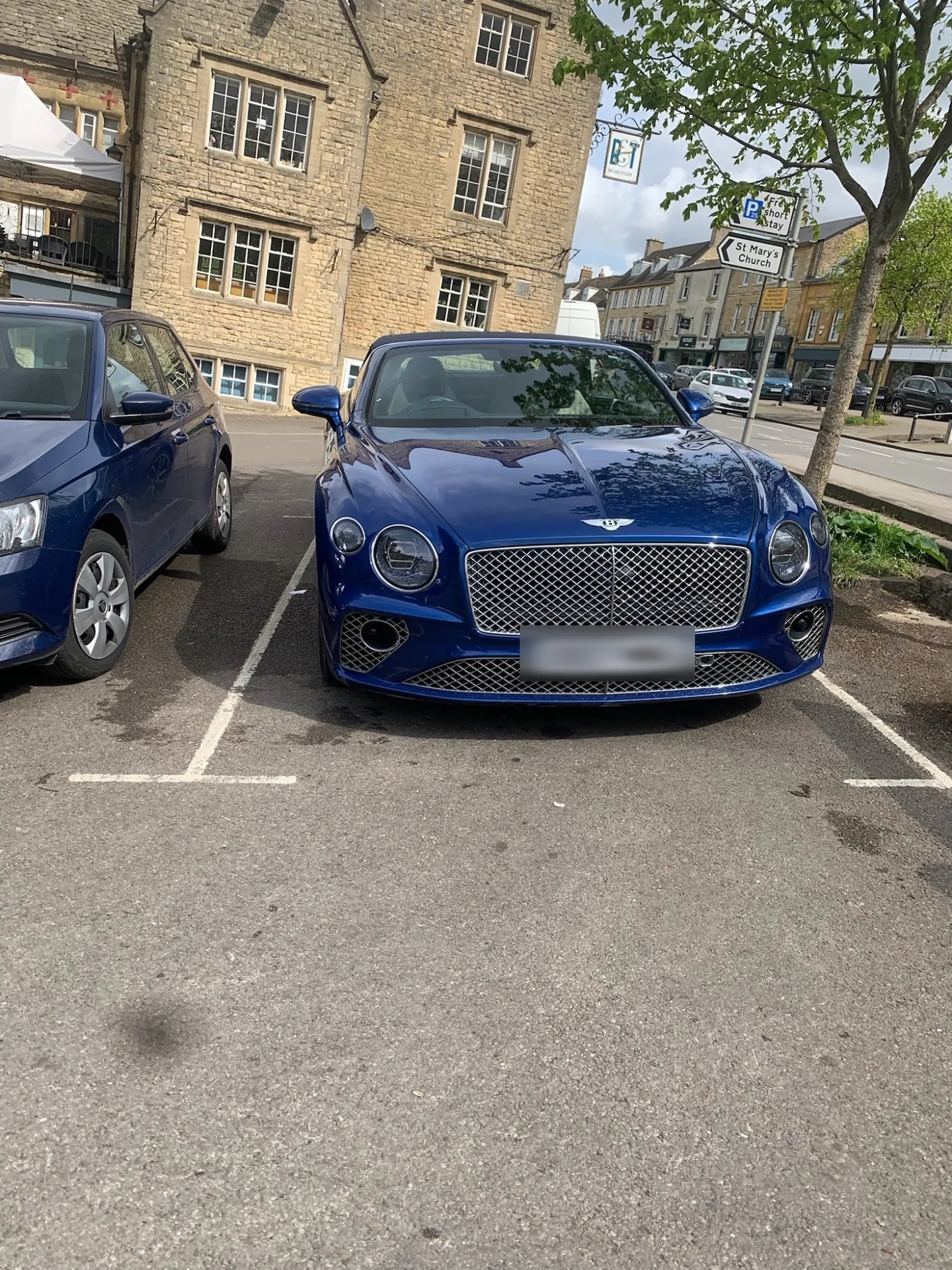 Bentley Continental GTC V8 2022