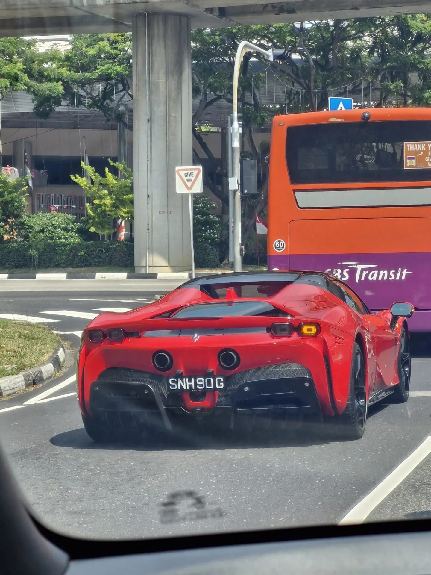 Ferrari SF90 Spider
