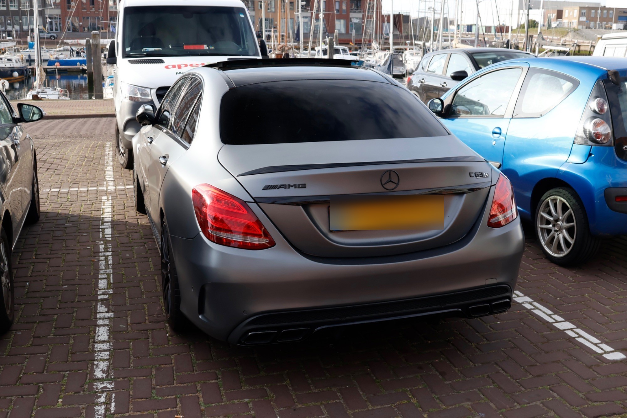 Mercedes-AMG C 63 S W205 in Den Haag