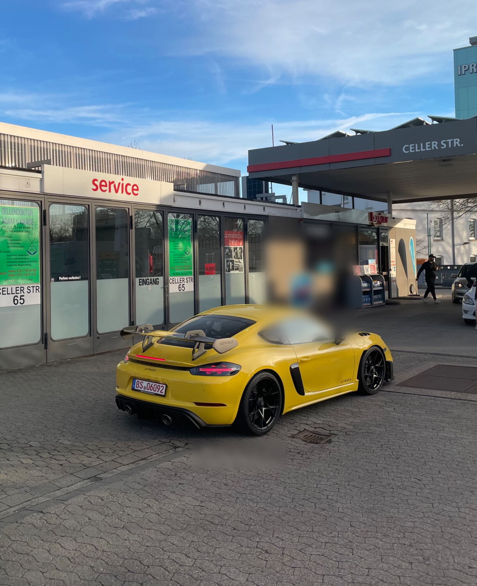 Porsche 718 Cayman GT4 RS Weissach Package