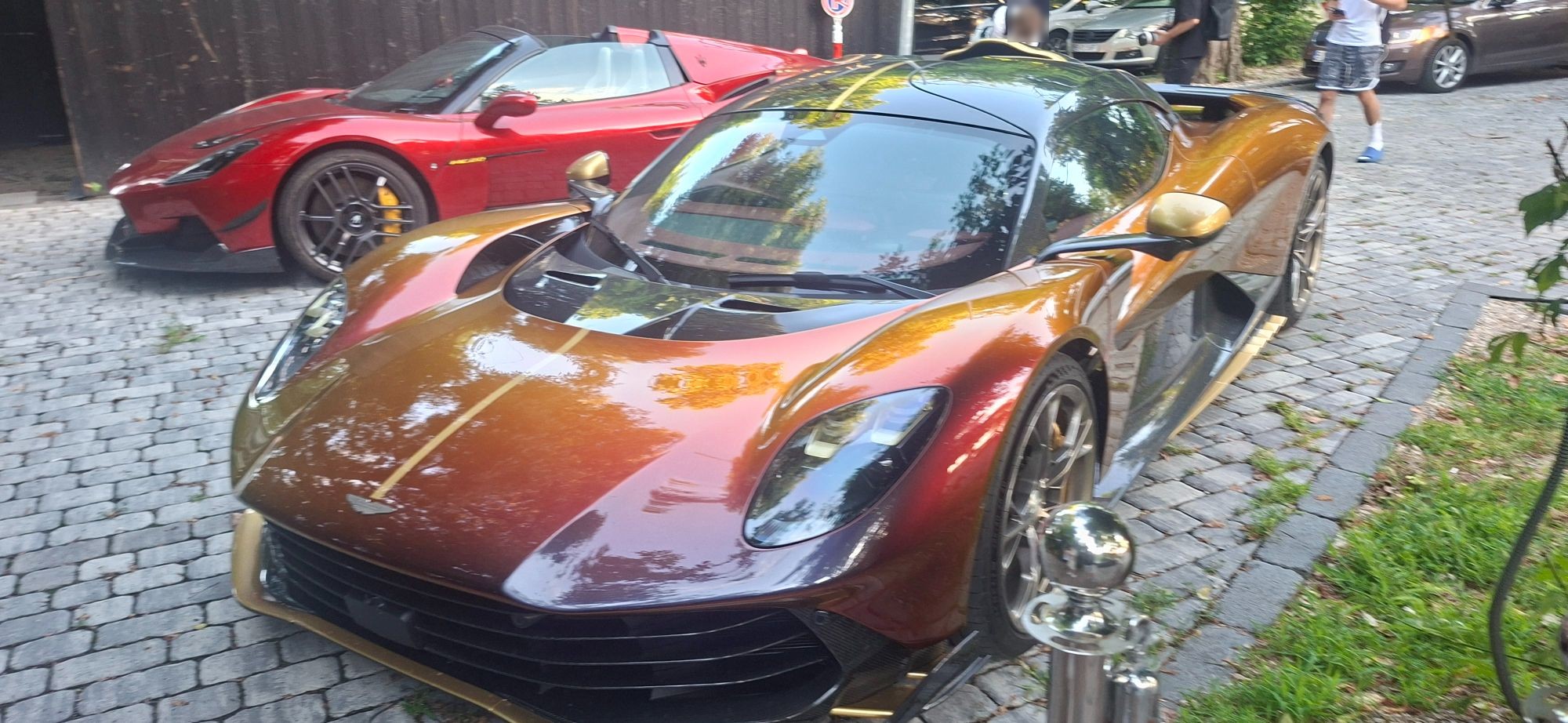Aston Martin  Valhalla