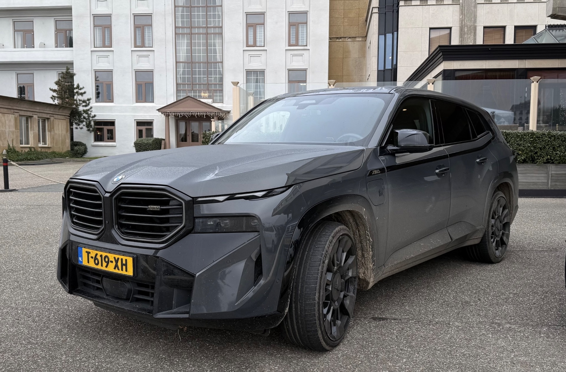 BMW XM G09 in Noordwijk