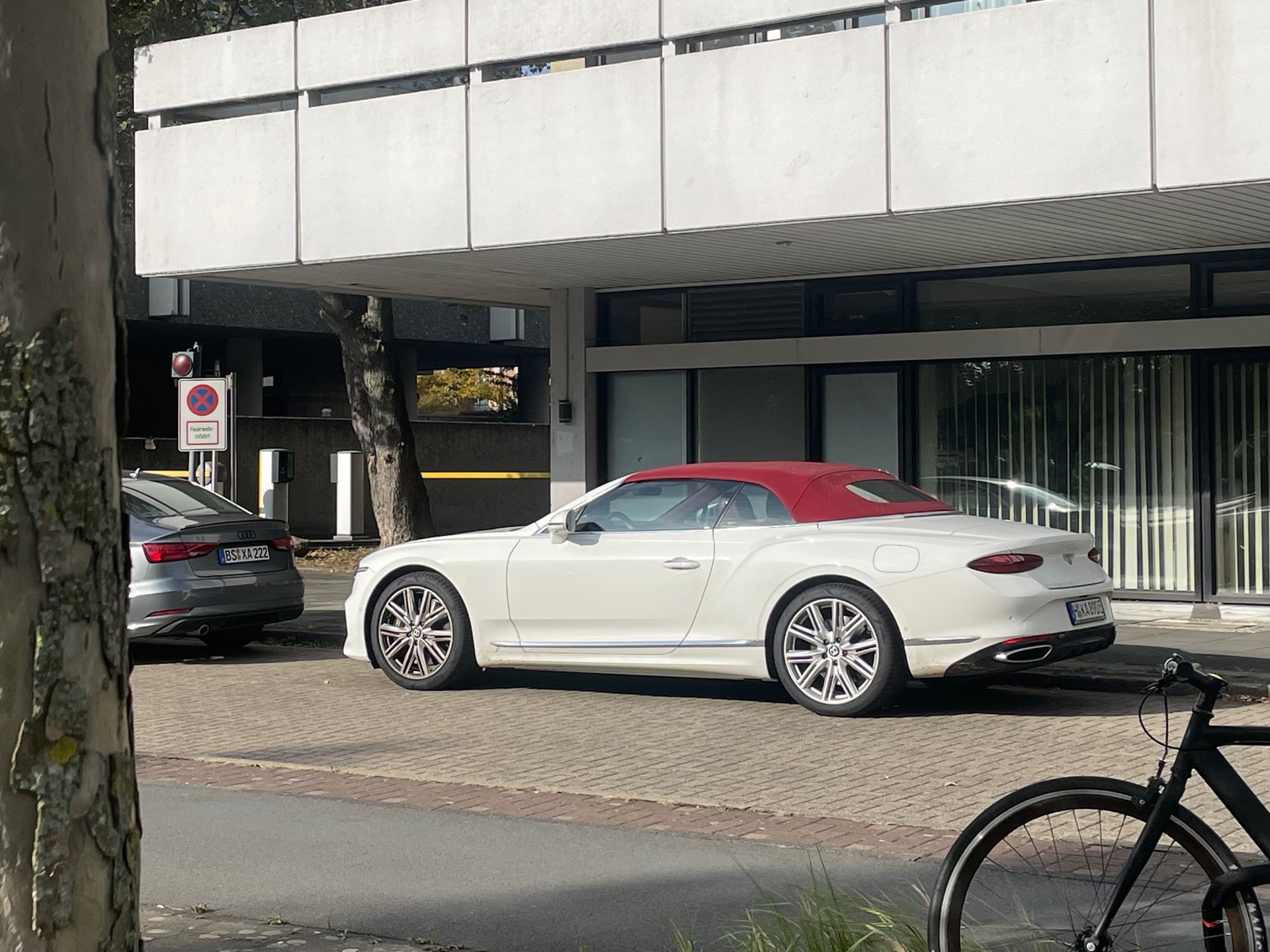 Bentley Continental GTC 2025