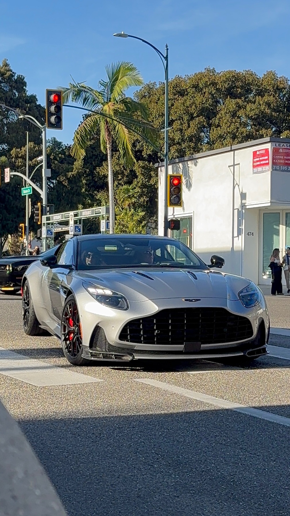 Aston Martin DB12 S