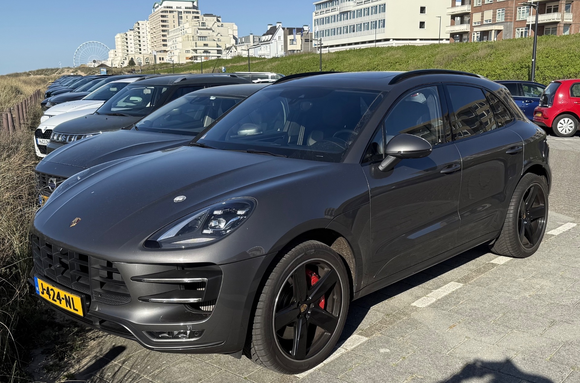Porsche 95B Macan Turbo MkI in Noordwijk