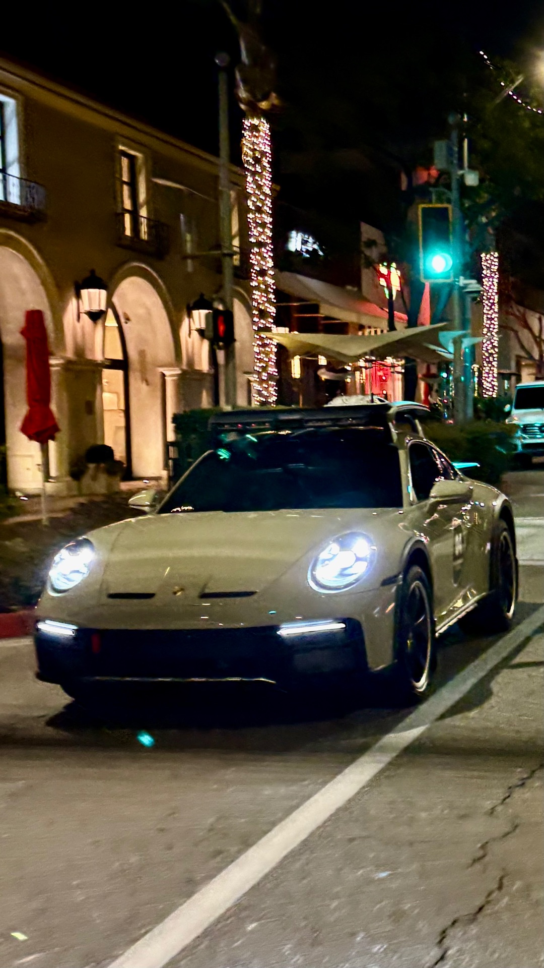 Porsche 992 Dakar in Beverly Hills