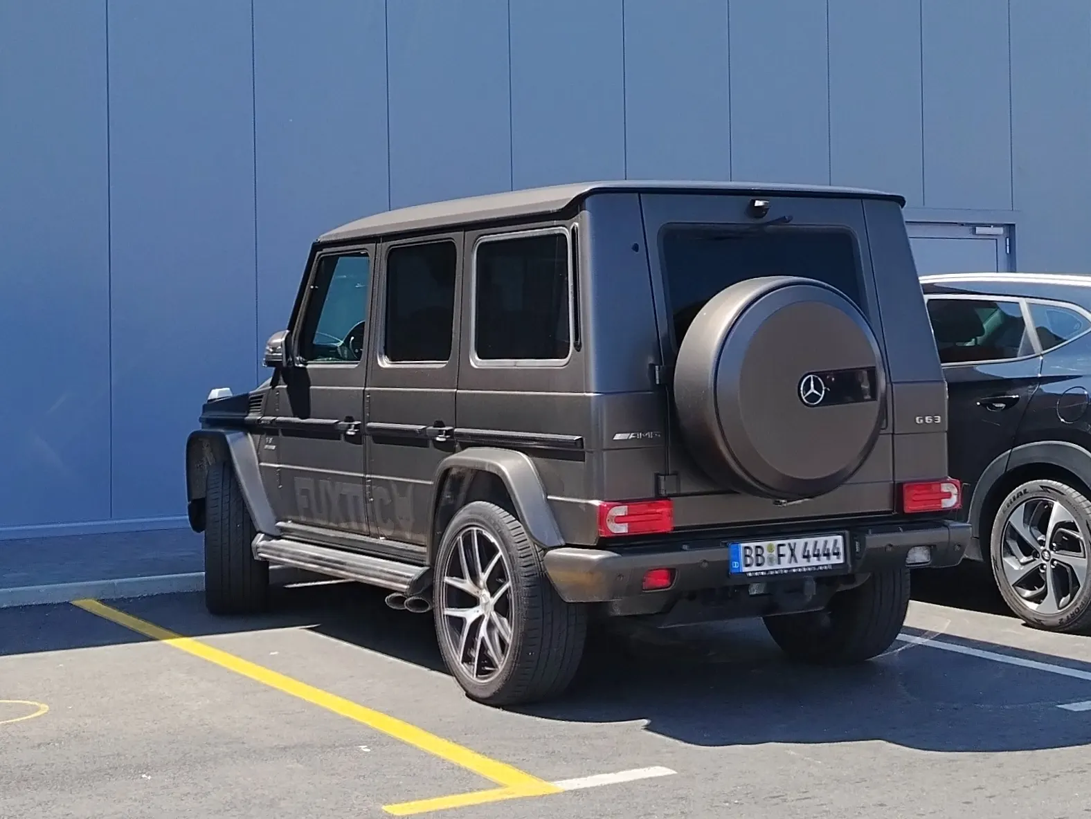 Mercedes-Benz G 63