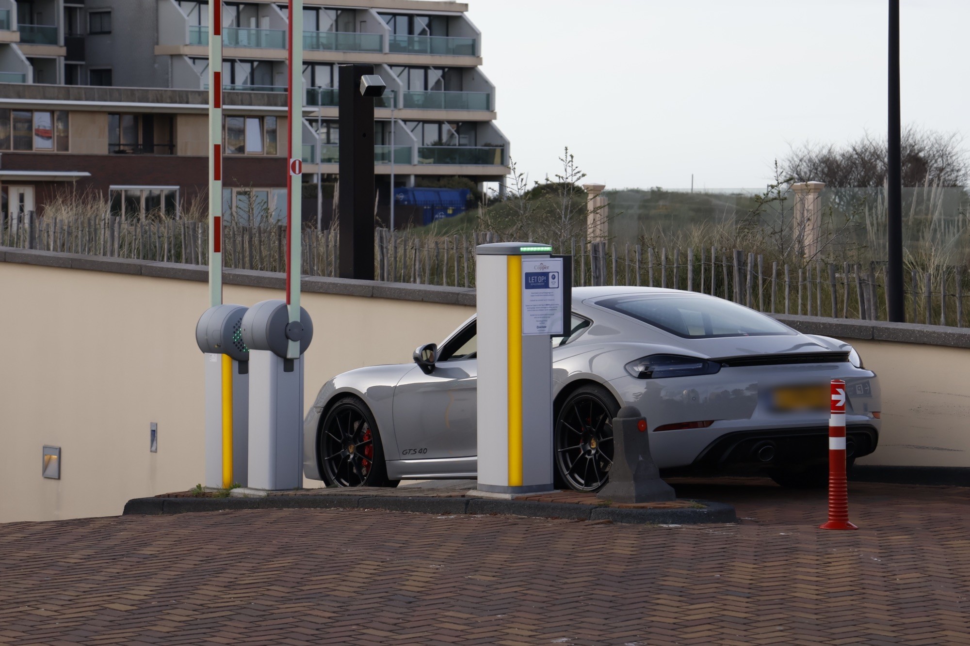 Porsche 718 Cayman GTS 4.0 in Noordwijk