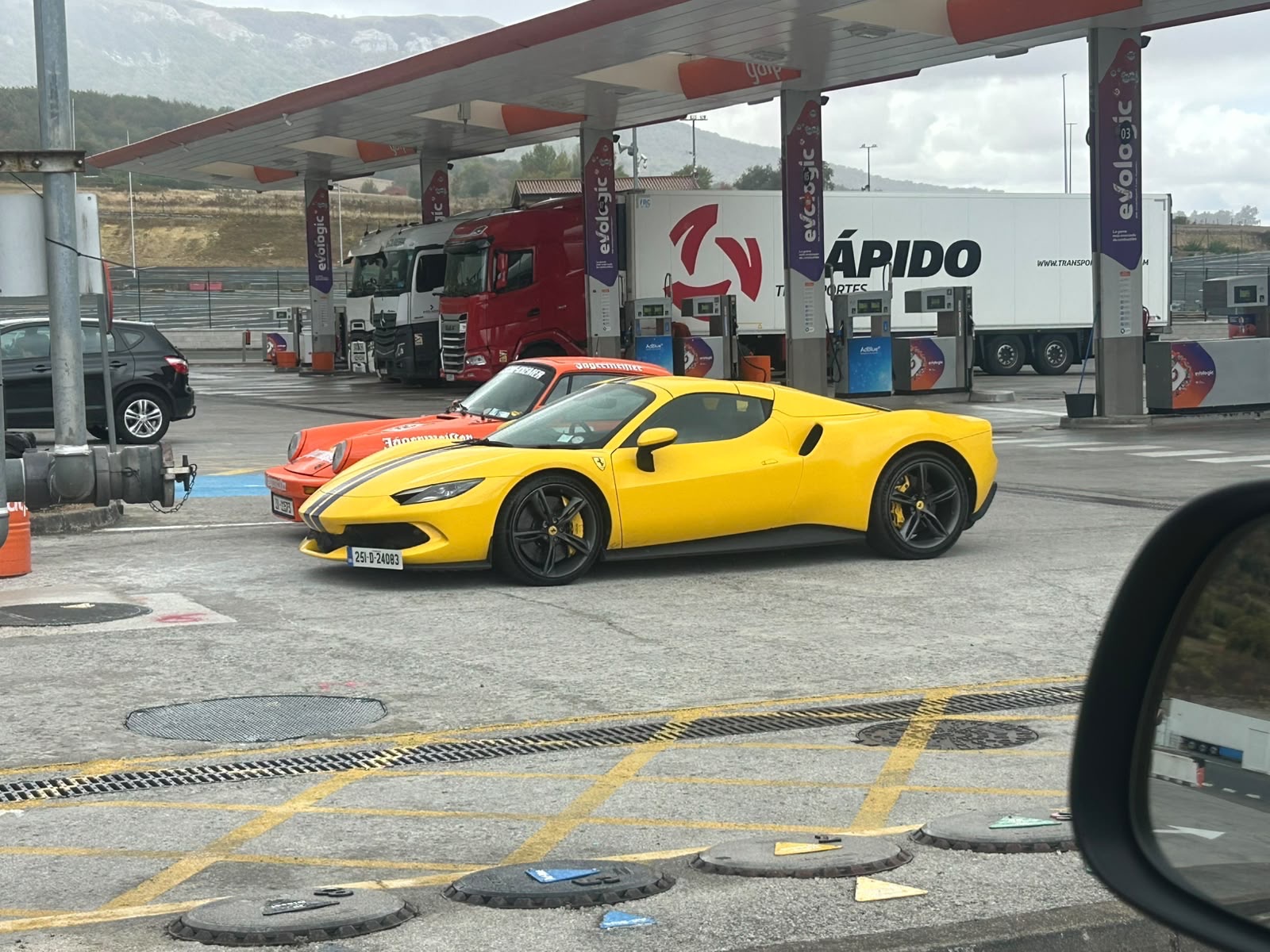 Ferrari 296 GTB in Covilhã