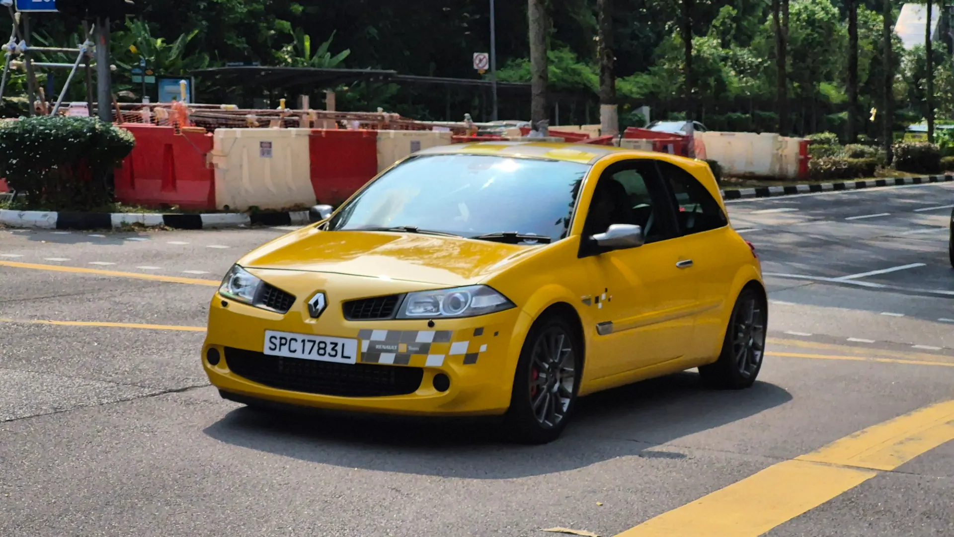 Renault Megane RS R26 F1 Team in Singapore