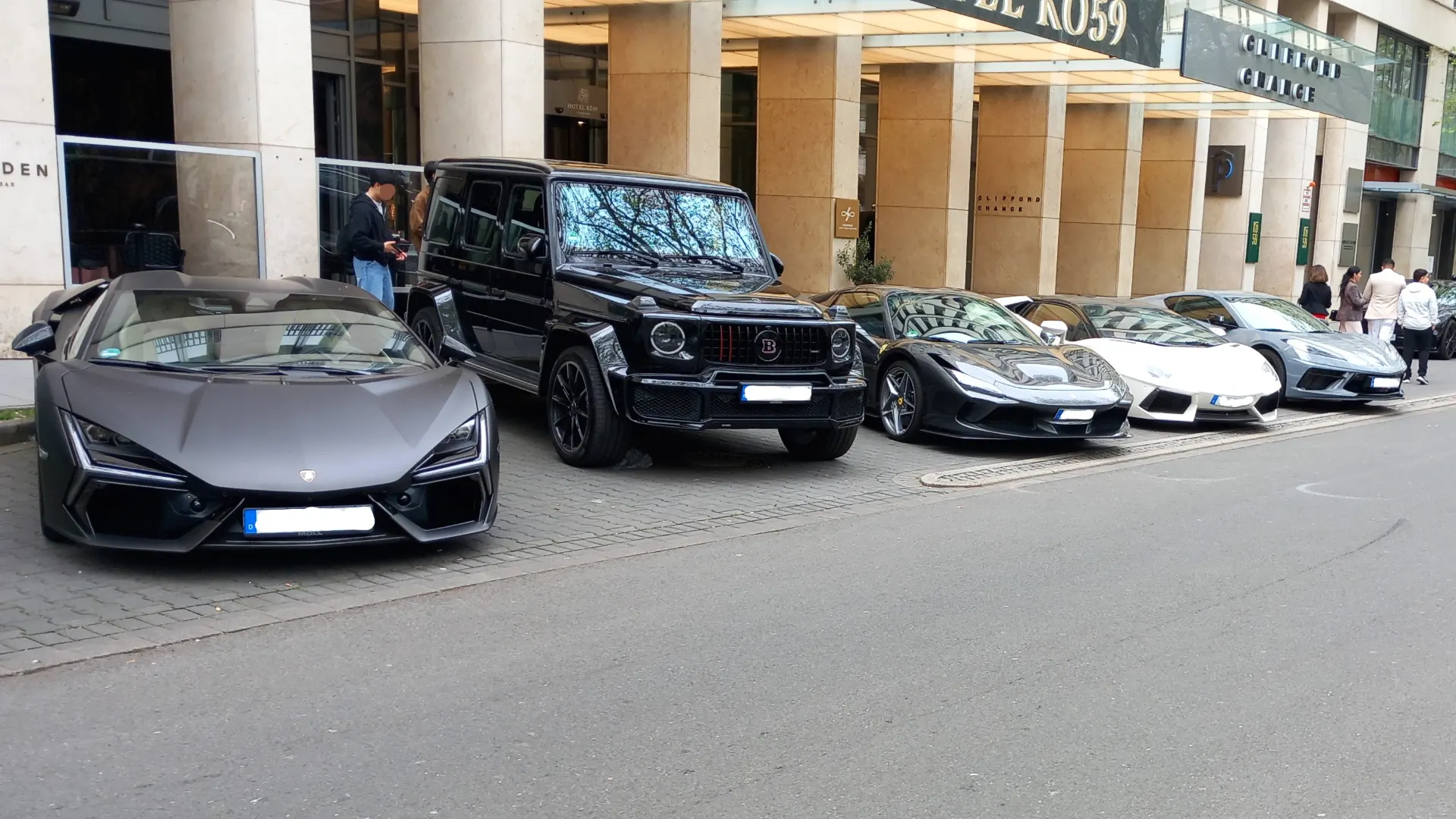 Lamborghini Revuelto