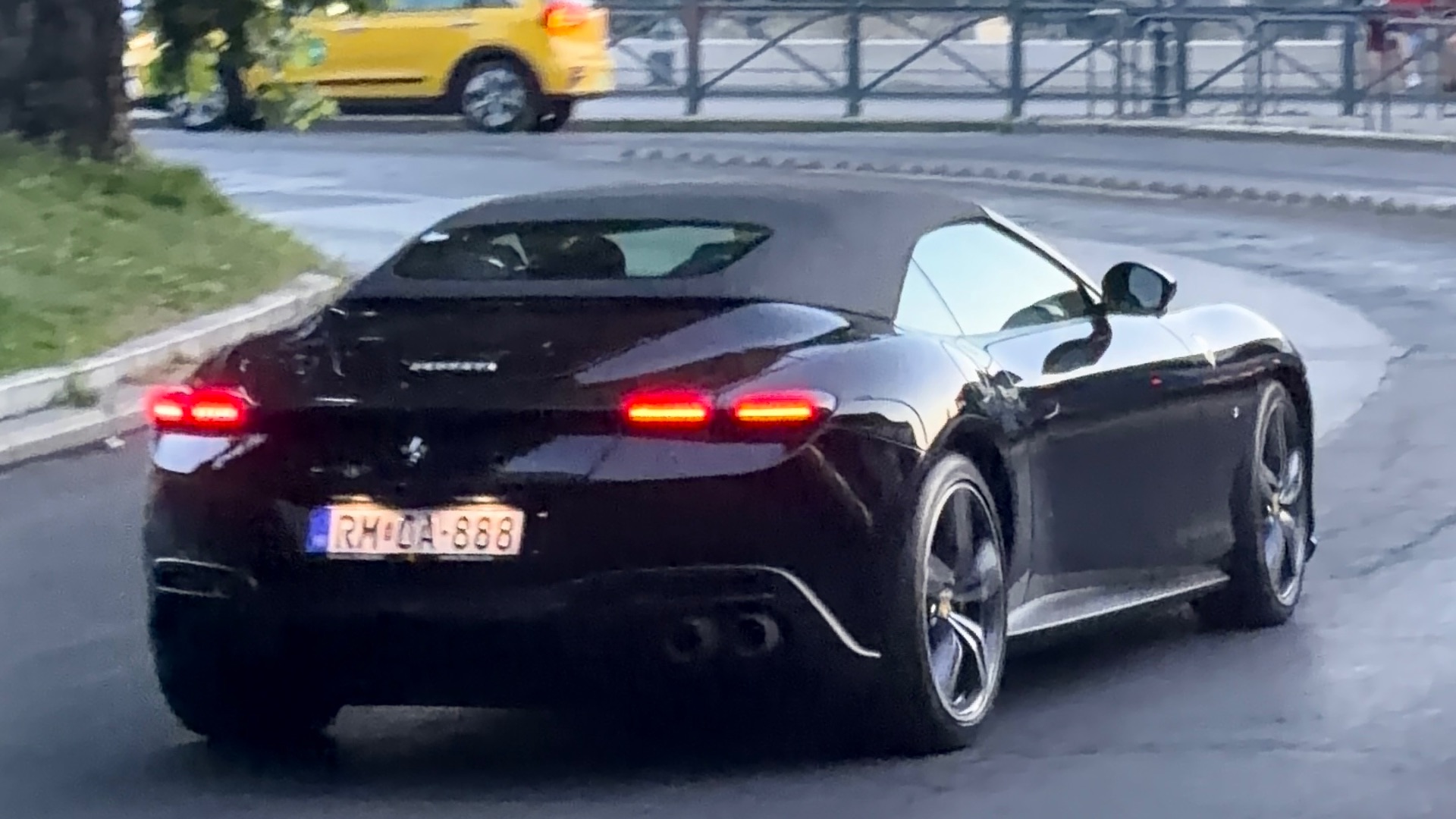Ferrari Roma Spider