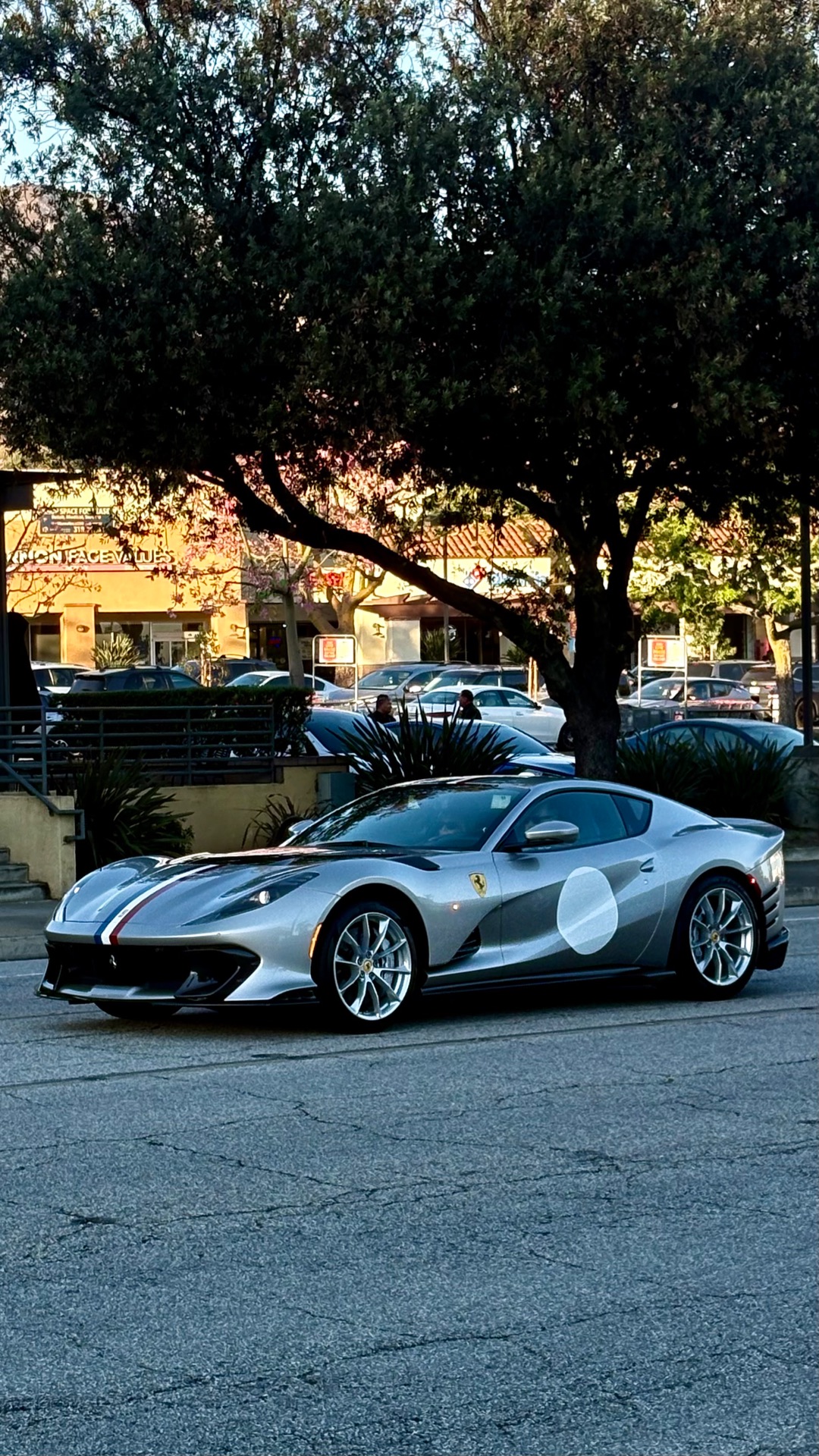 Ferrari 812 Competizione ‘Tailor Made’ in Pasadena