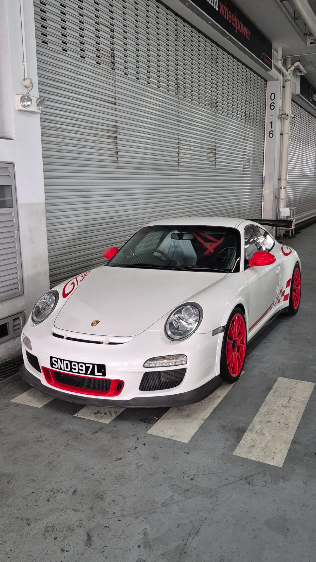 Porsche 911 GT3 RS (997.2) in Singapore