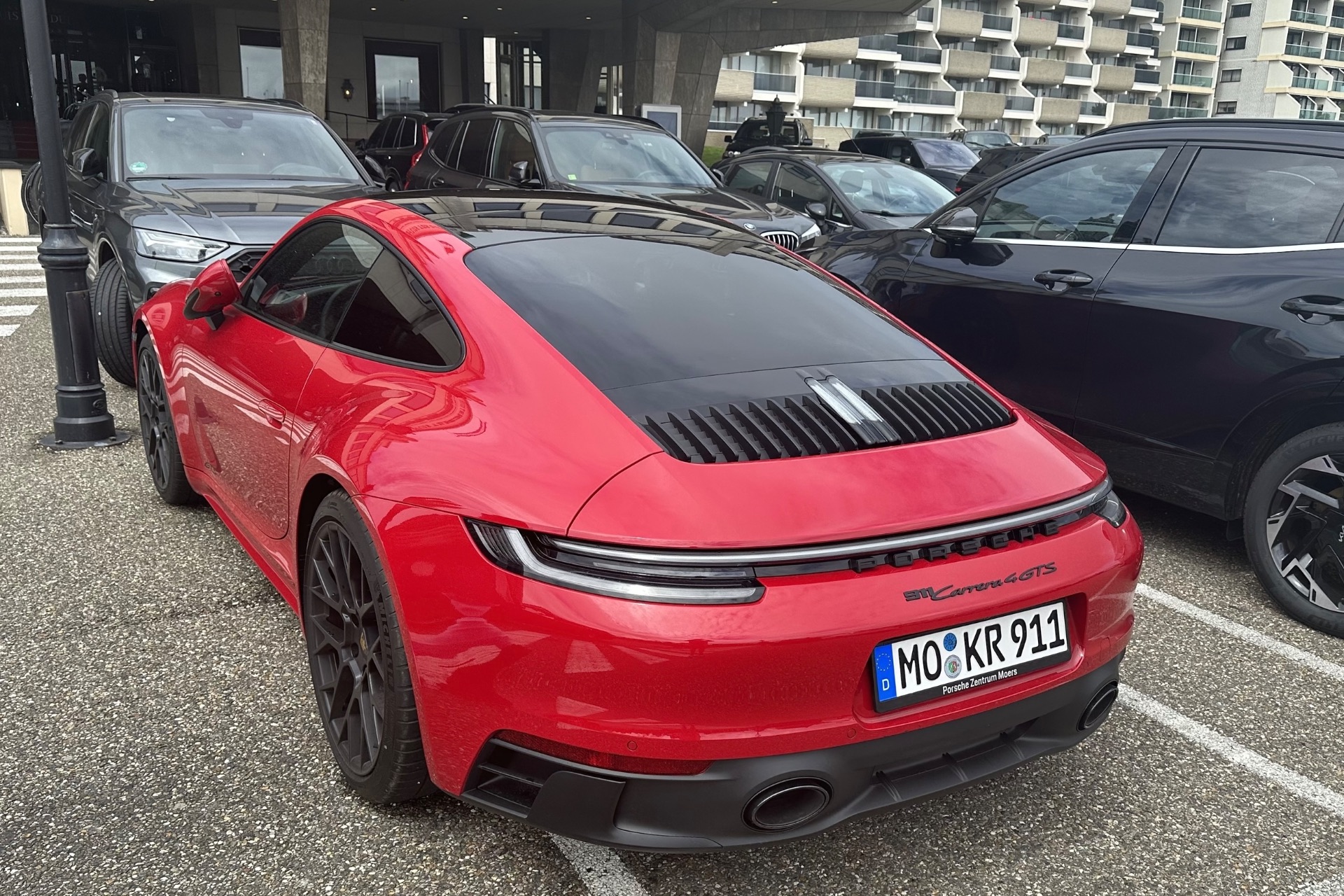 Porsche 992 Carrera 4 GTS MkI in Noordwijk