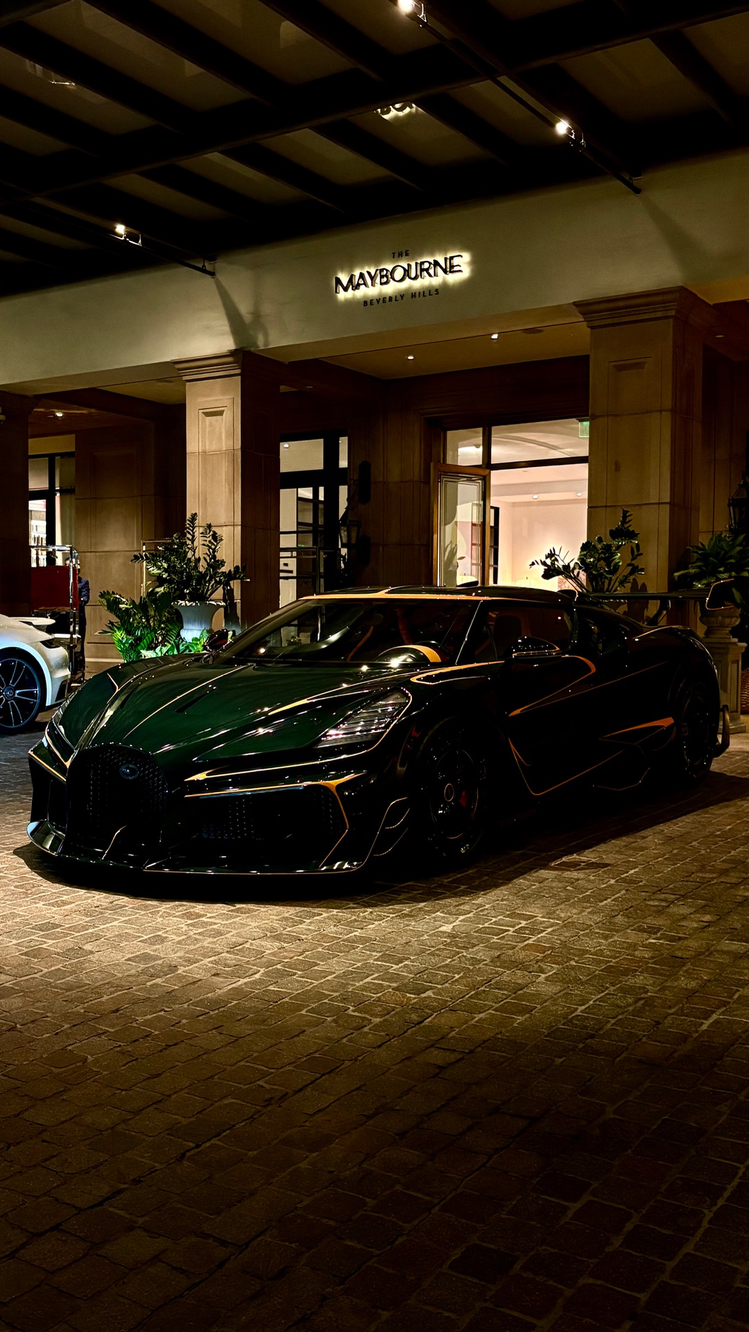 Bugatti W16 Mistral Mansory Vincerò in Beverly Hills