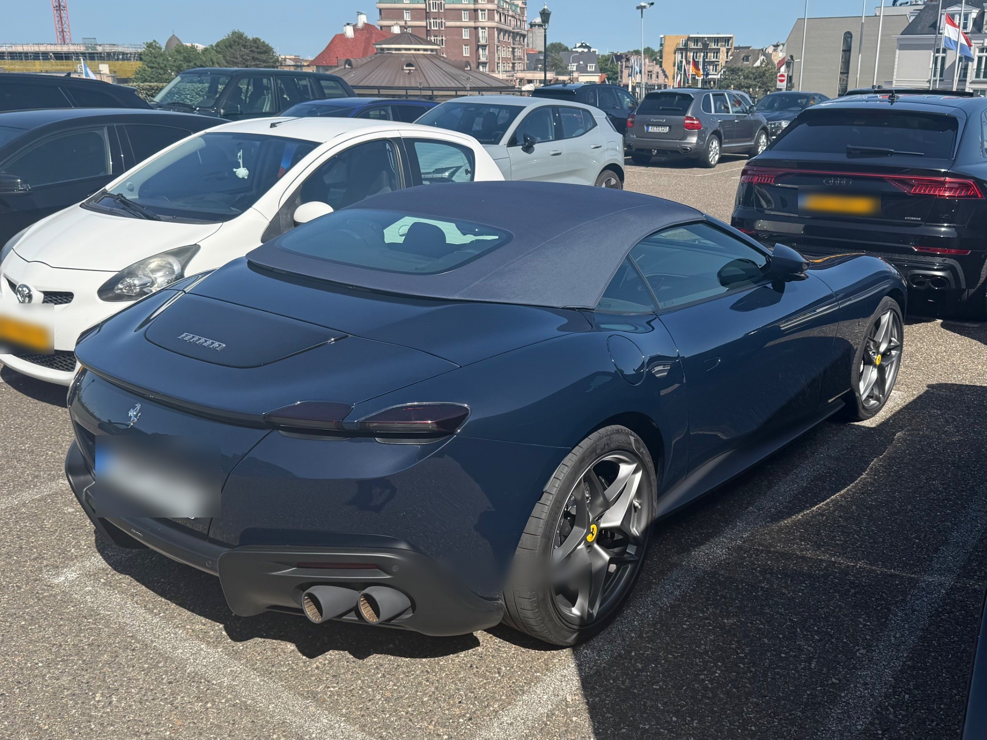 Ferrari Roma Spider in Noordwijk