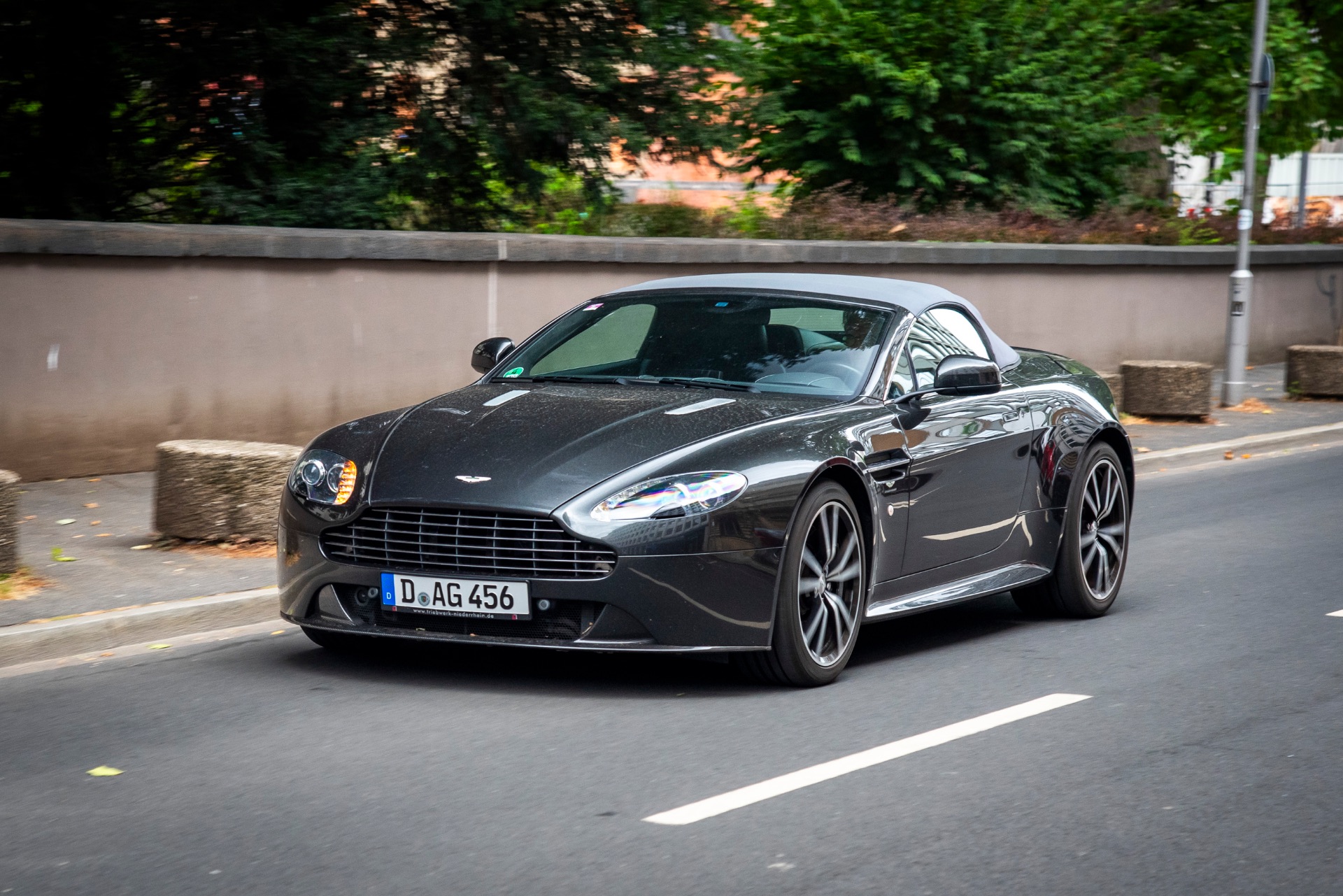 Aston Martin V8 Vantage roadster in Dusseldorf