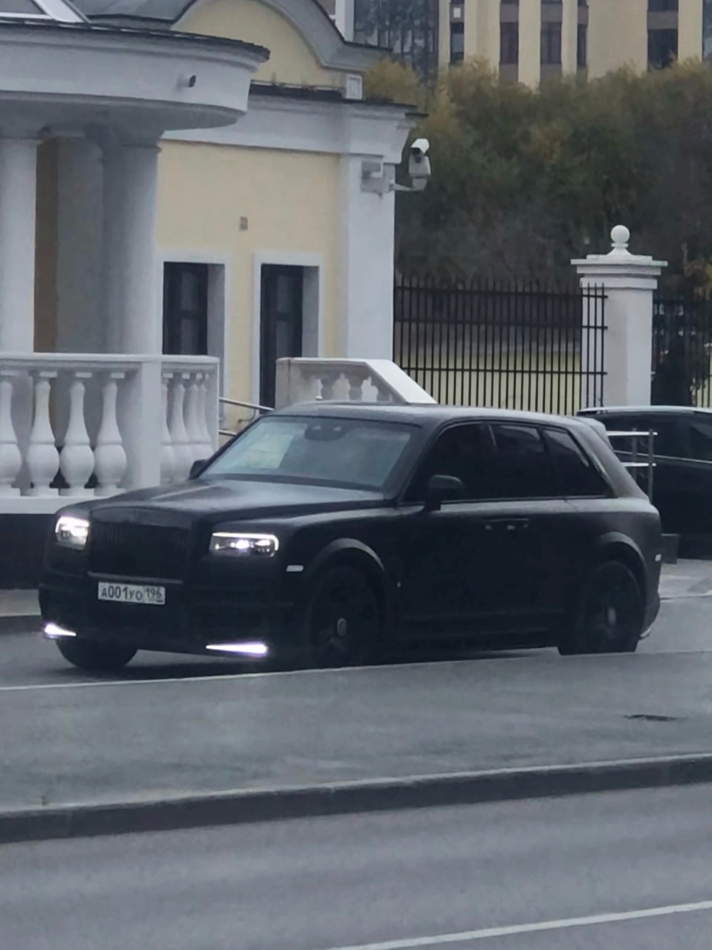 Rolls-Royce Cullinan Black Badge Mansory Wide Body