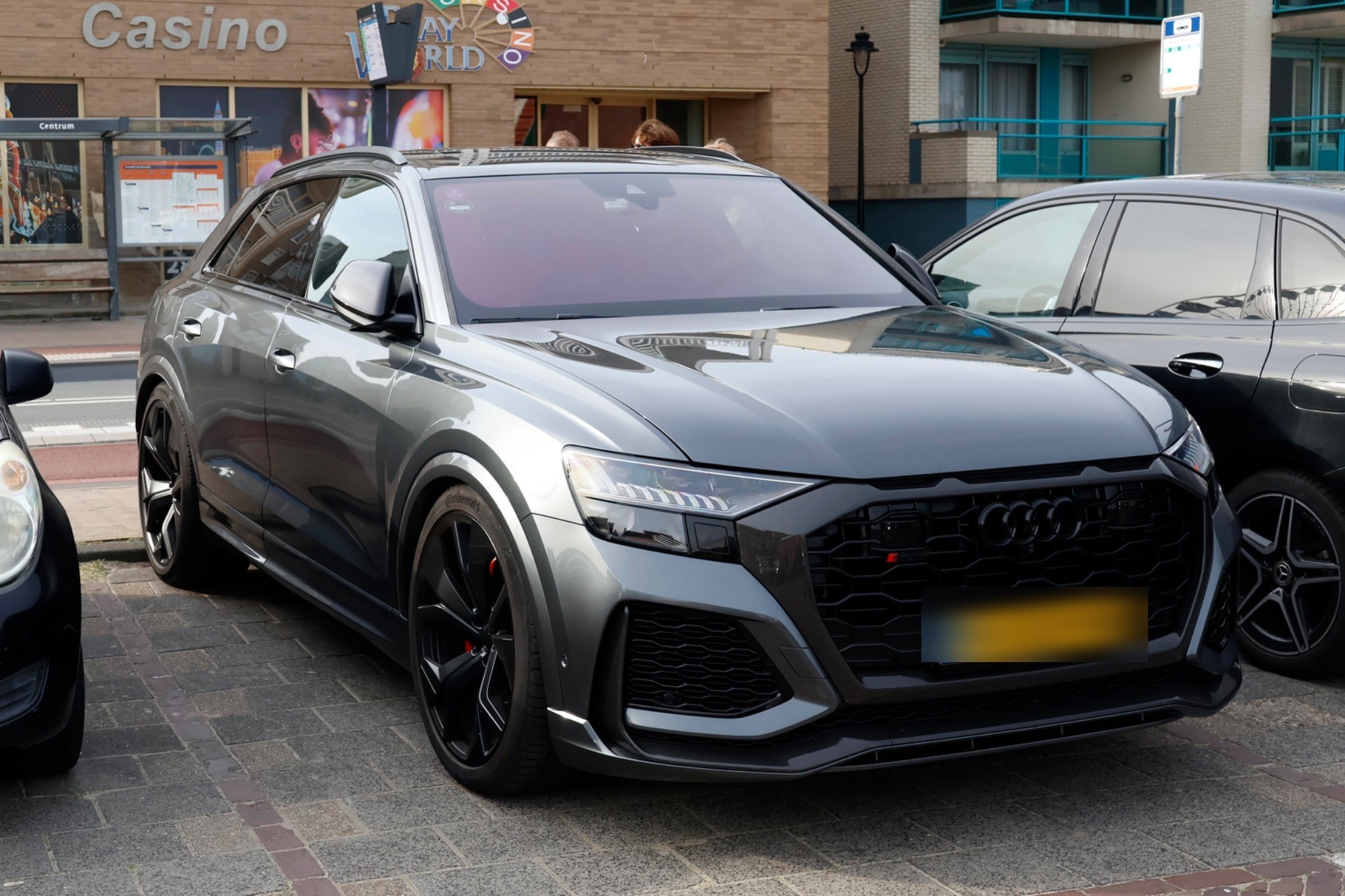 Audi RS Q8 in Noordwijk