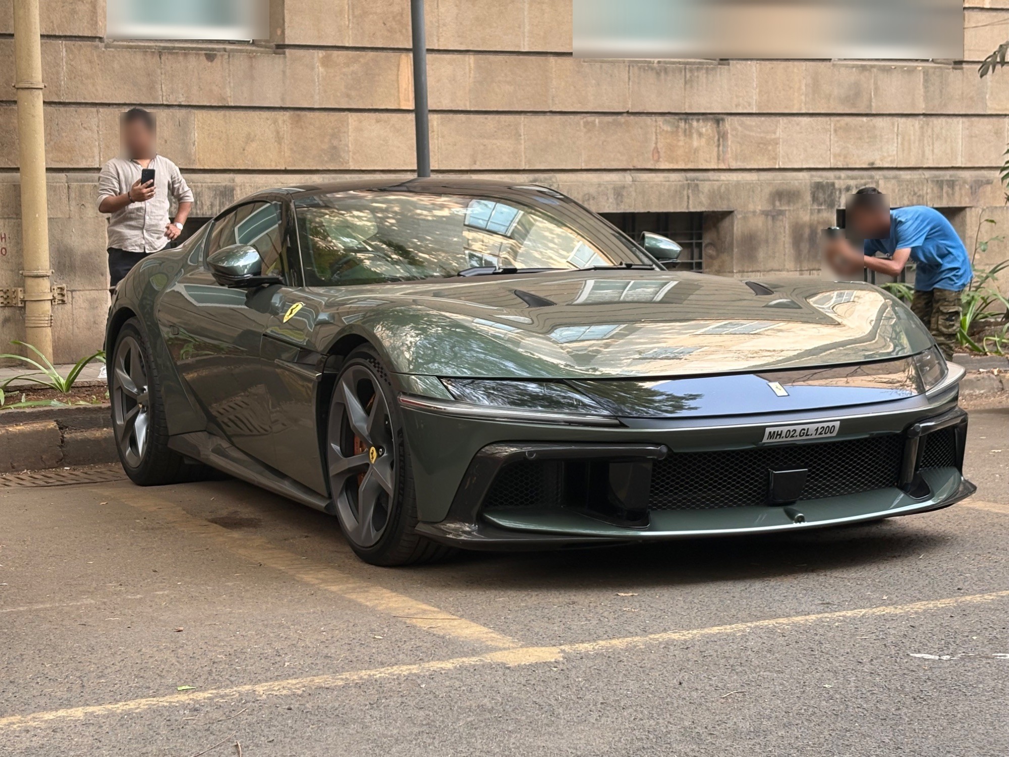 Ferrari 12Cilindri in Mumbai