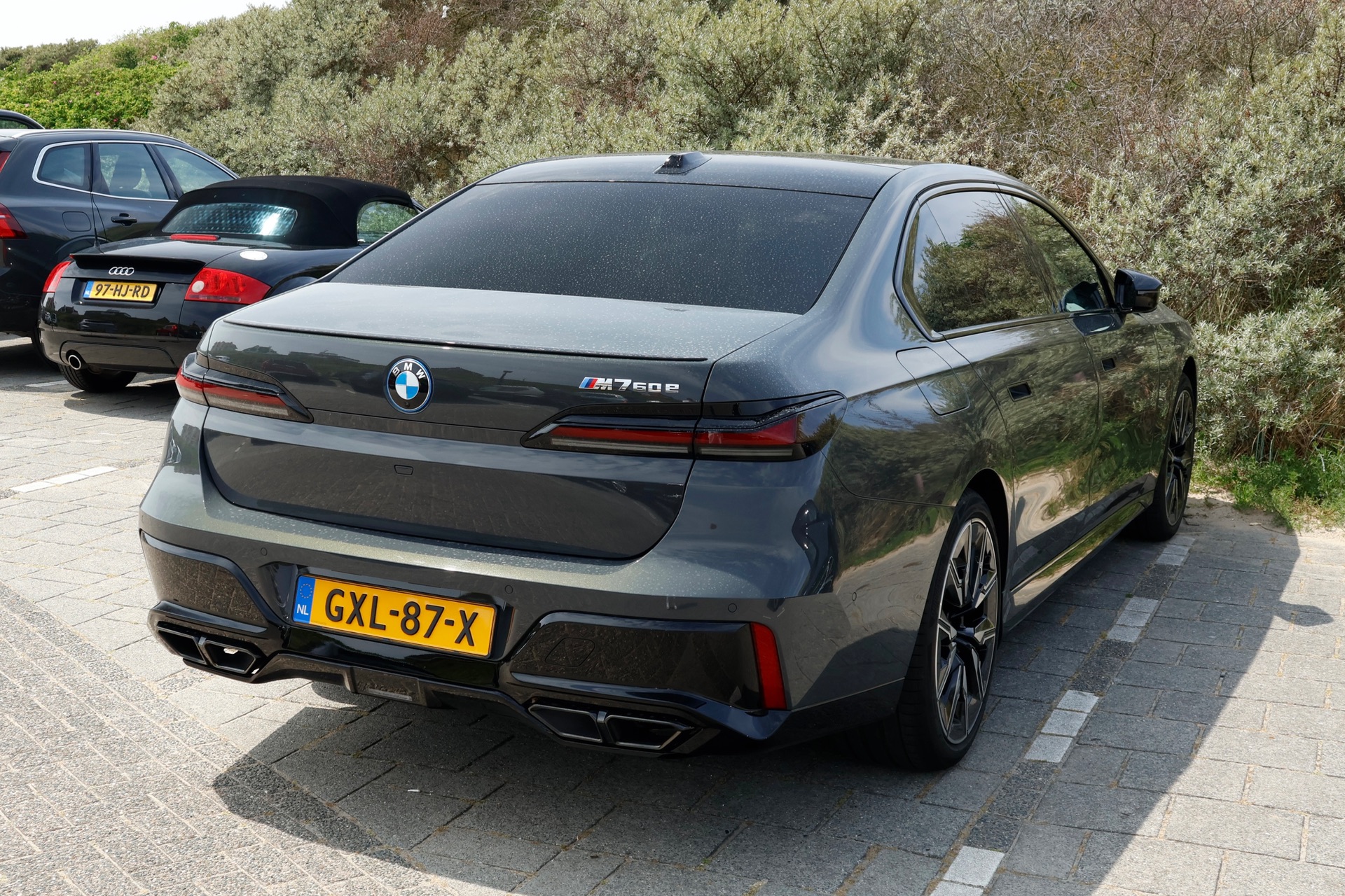 BMW M760e xDrive