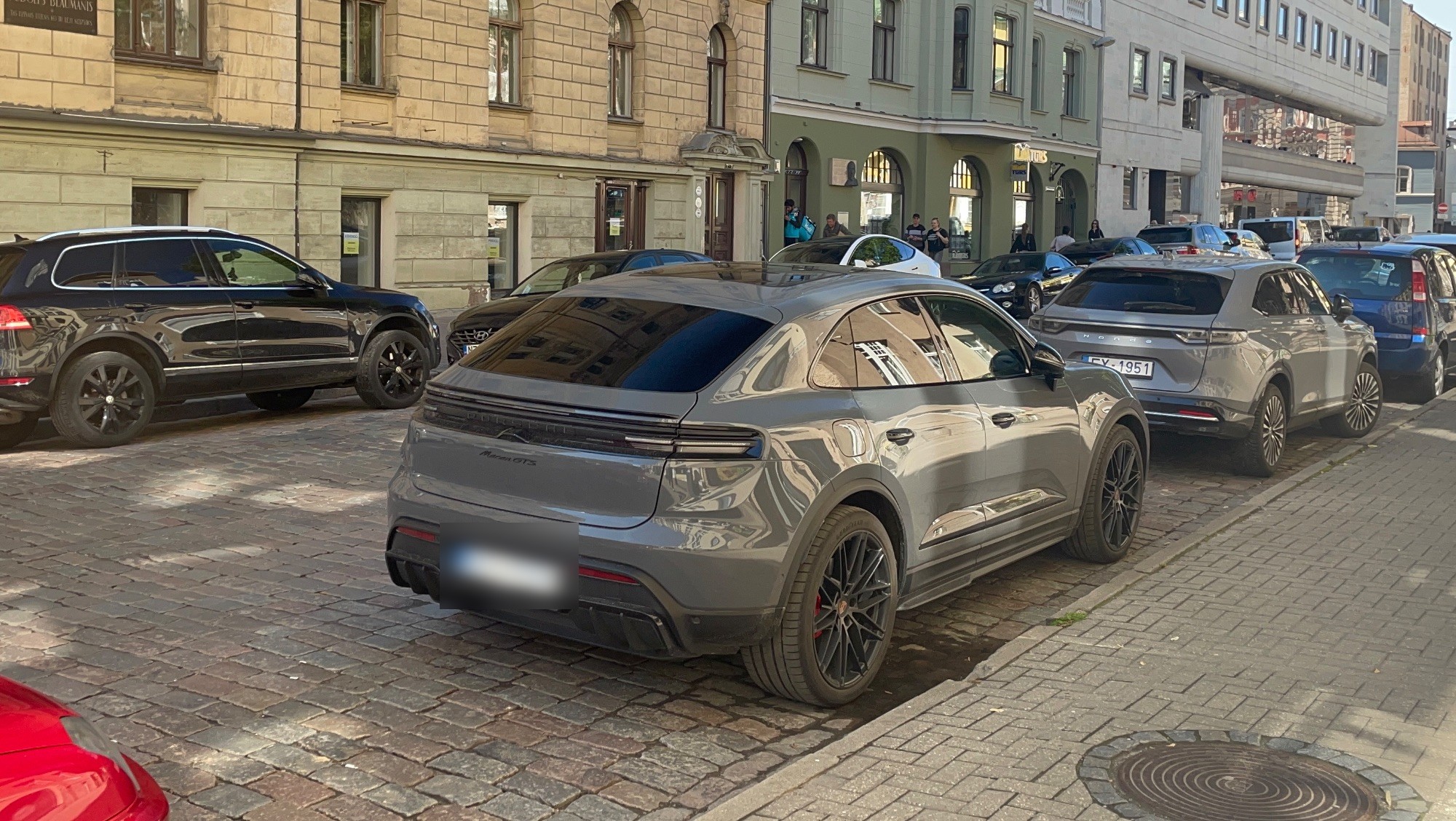 Porsche Macan EV GTS