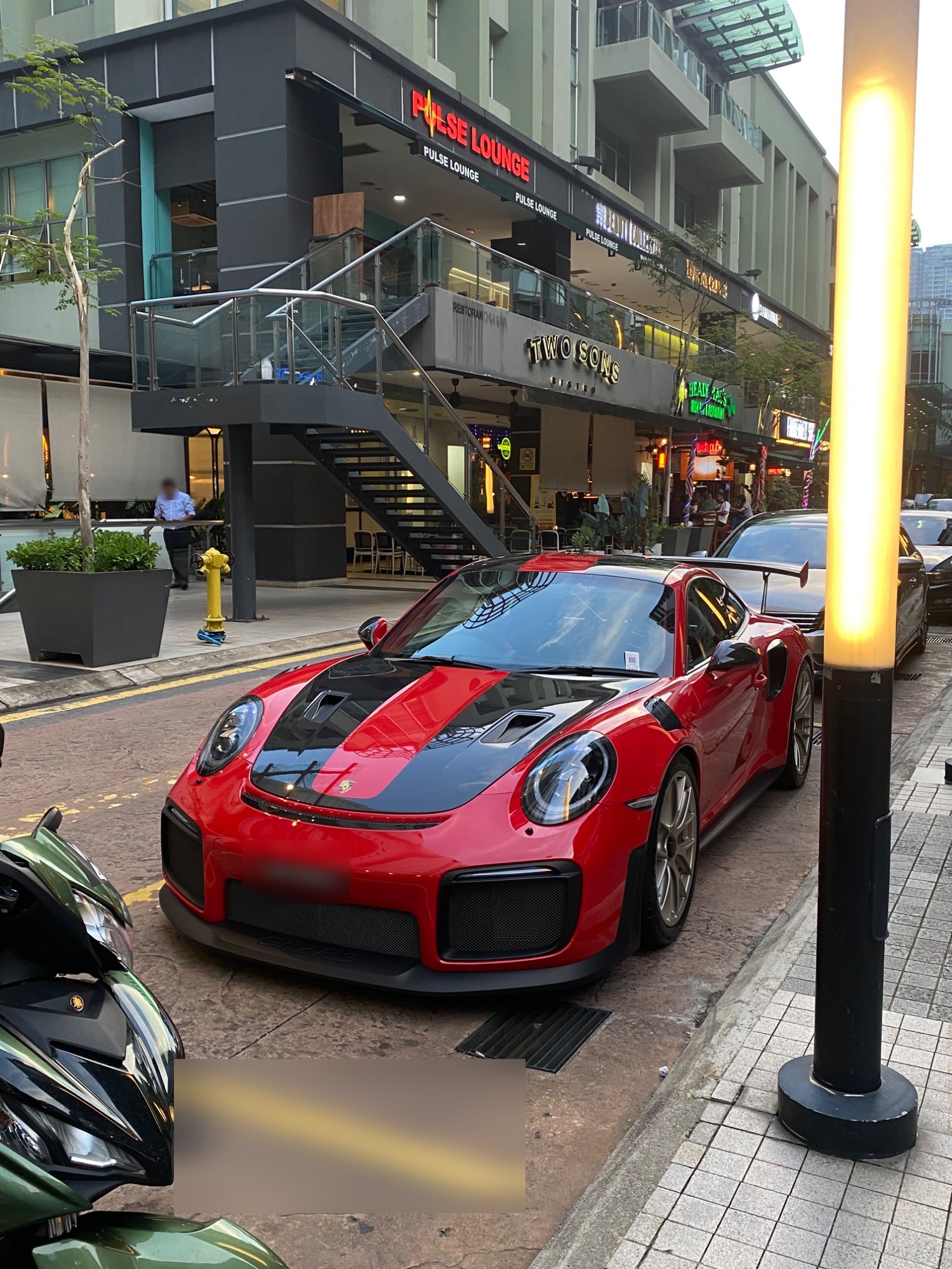 Porsche 991 GT2 RS Weissach Package