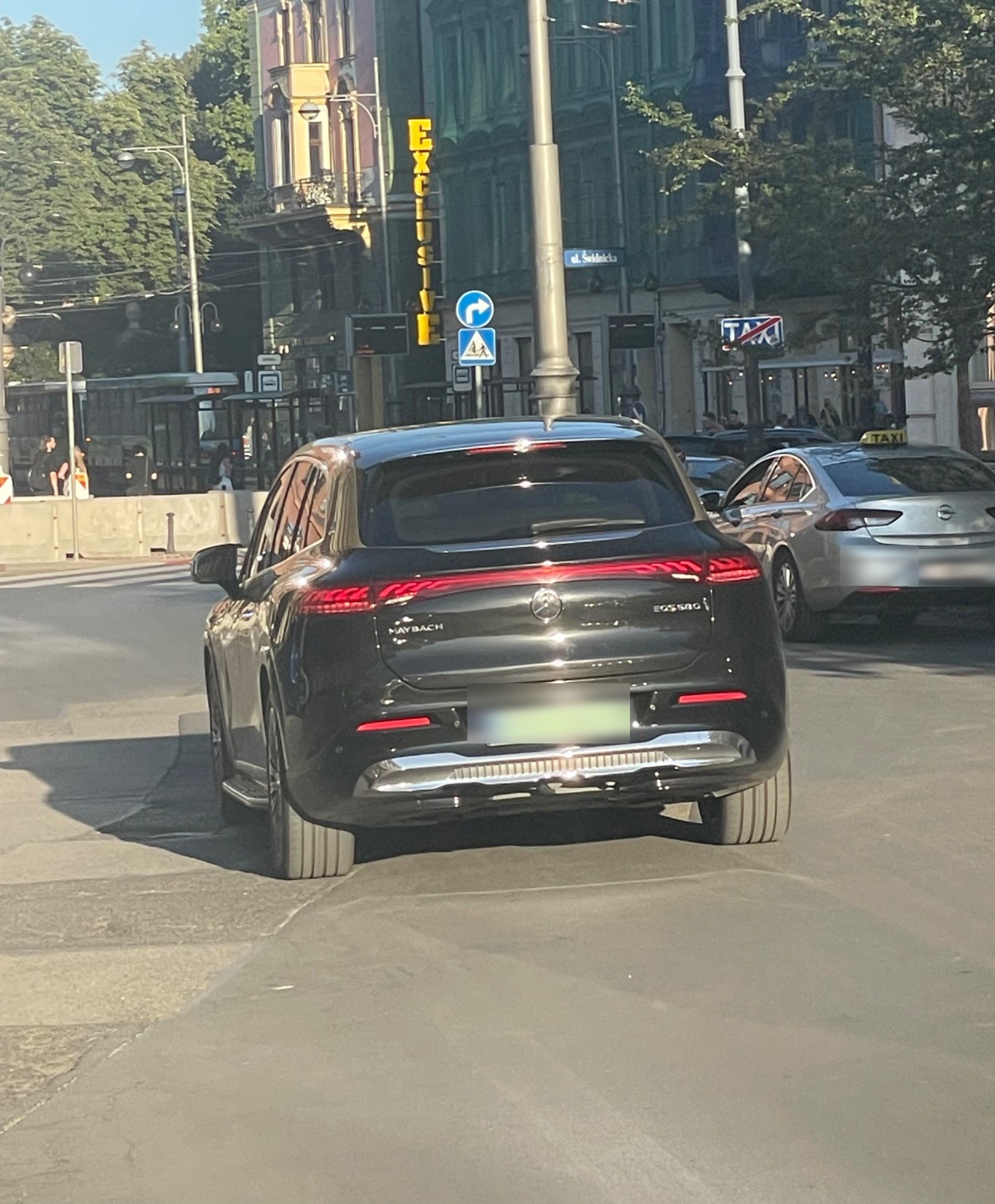 Mercedes-Maybach EQS 680 X296
