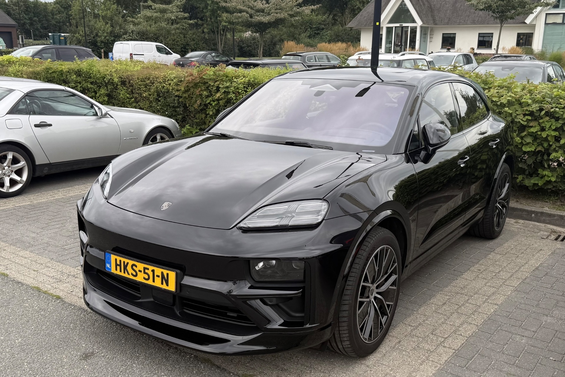 Porsche Macan EV Turbo
