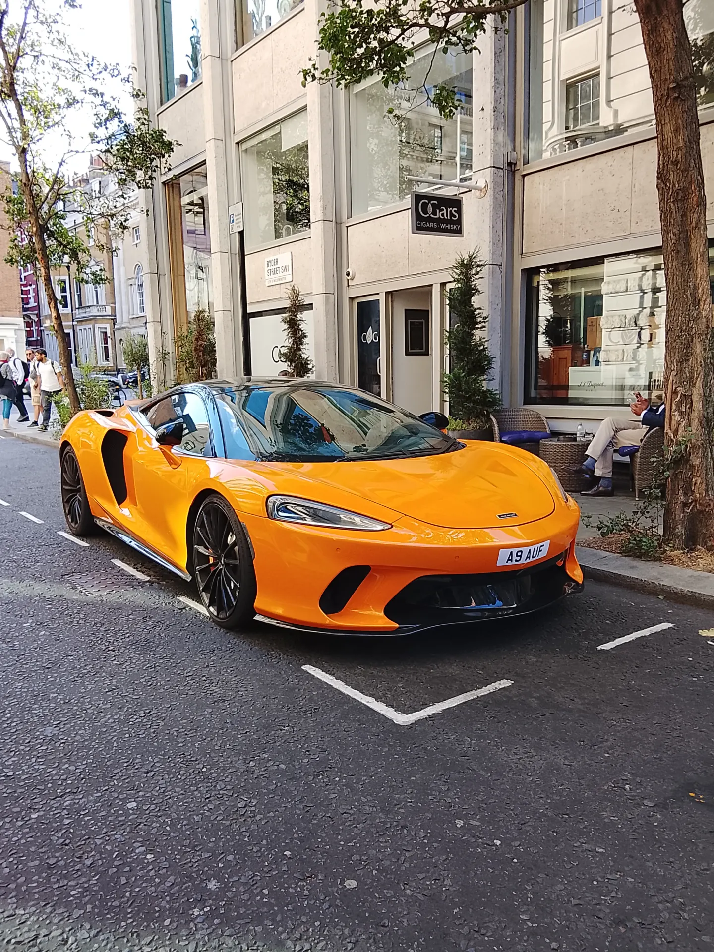 McLaren GT